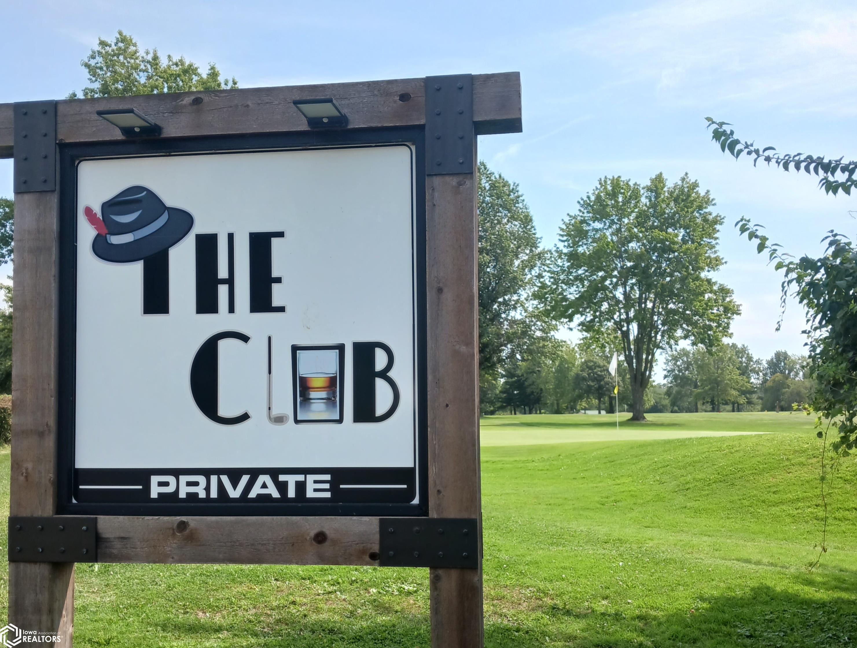 304 E Golf, Ottumwa, IA 52501 photo 1 of 14