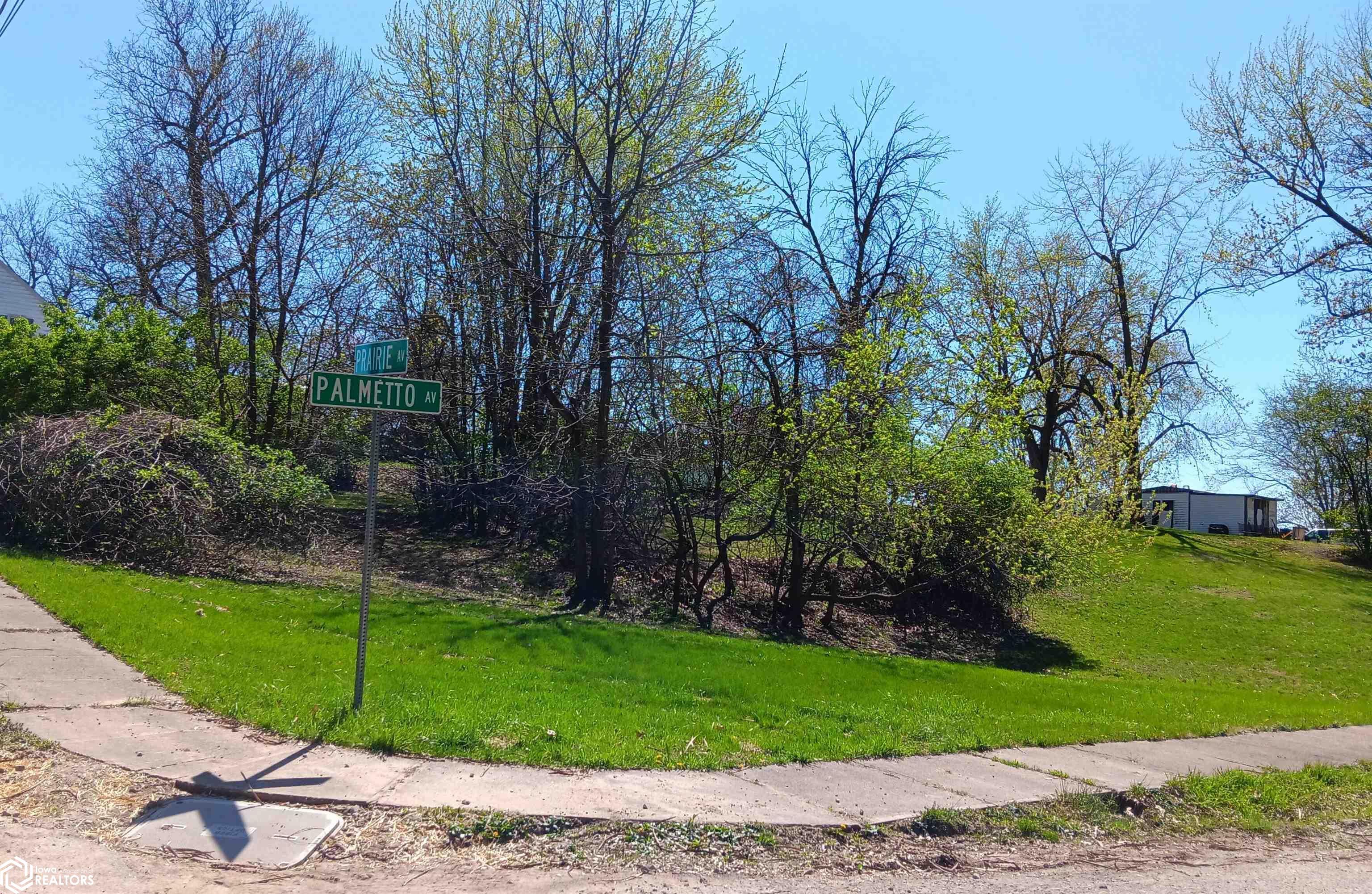 1412 Prairie Avenue, Ottumwa, IA 52501 photo 1 of 9