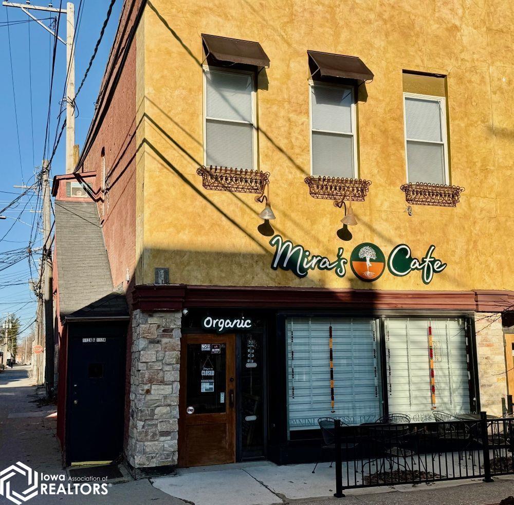 112 N Main Street, Fairfield, IA 52556 photo 1 of 24