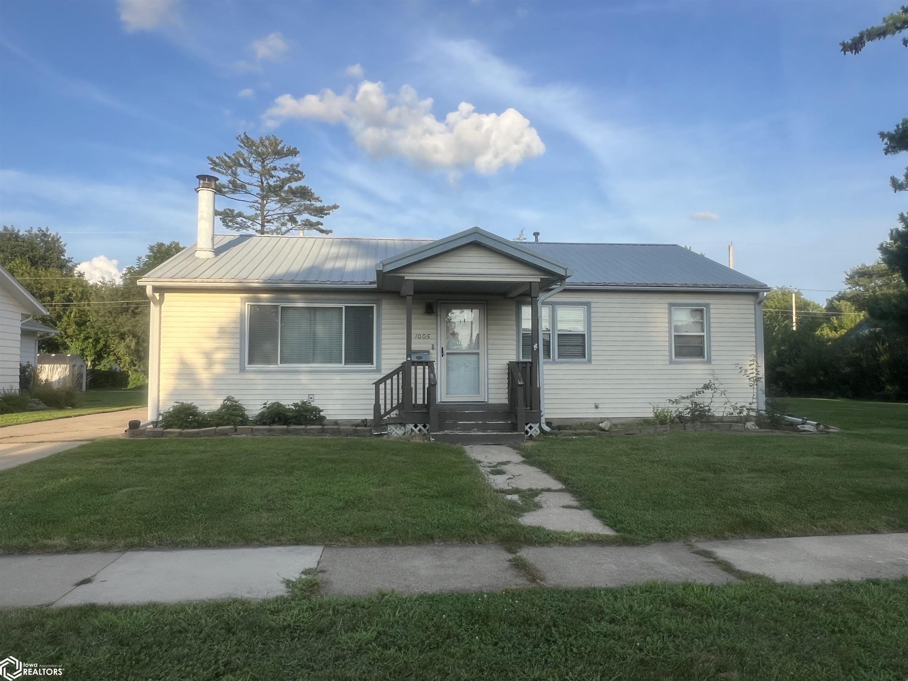 1005 S 5Th Street, Fairfield, IA 52556 photo 1 of 38