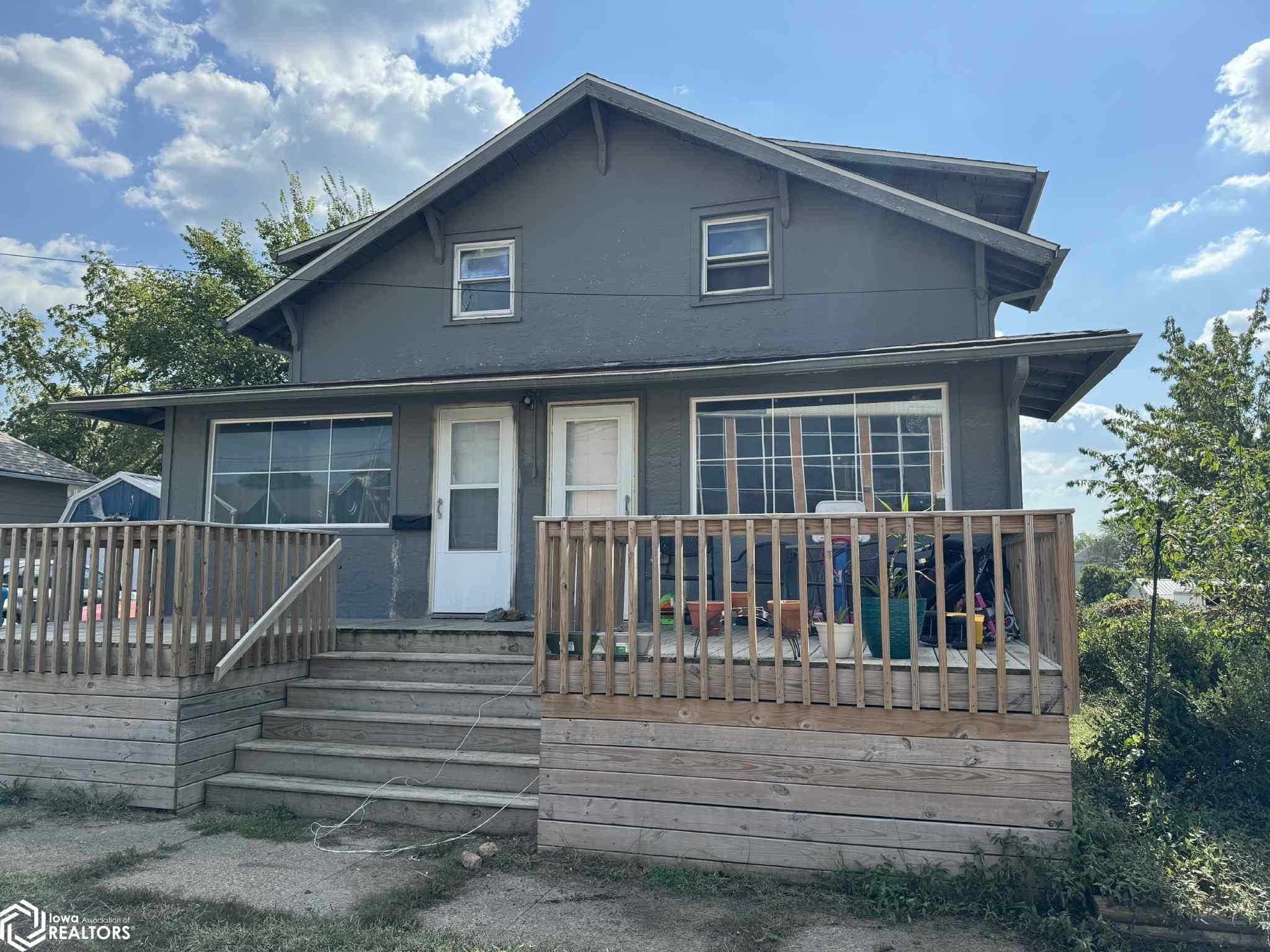 301 E Walsh Street, Centerville, IA 52544 photo 1 of 33