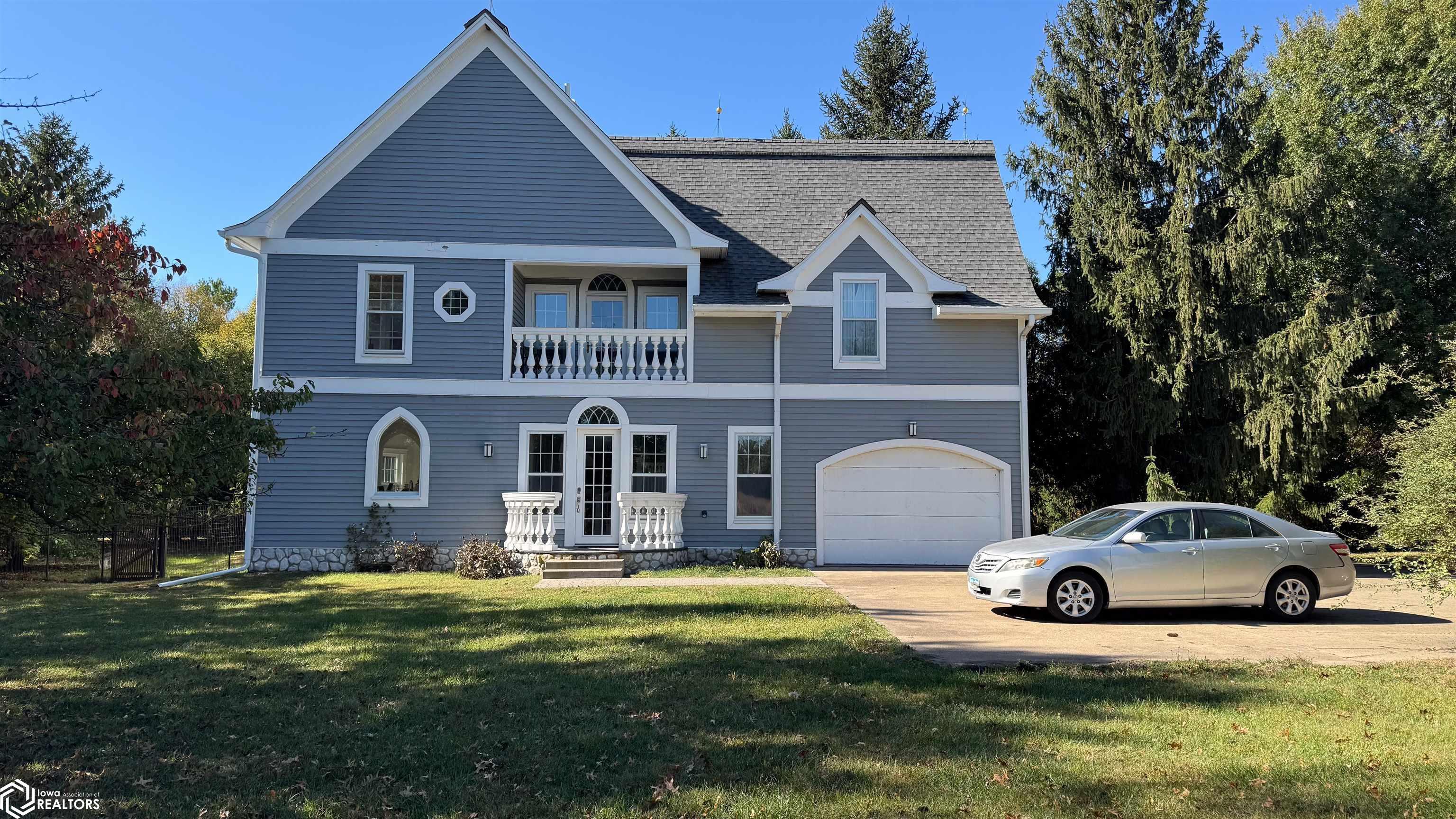 2105 Silverlakes Circle, Fairfield, IA 52556 photo 1 of 31
