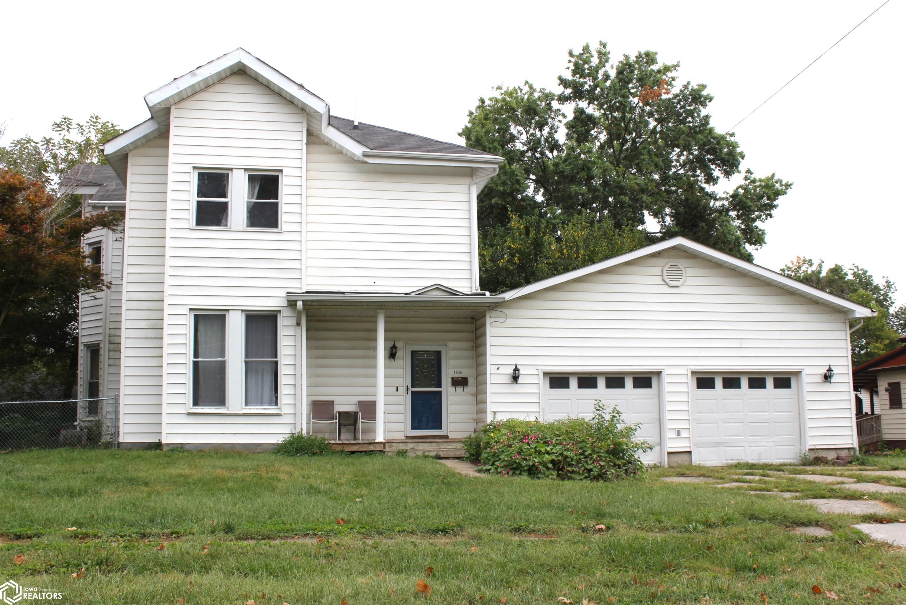 108 N Bloomfield Avenue, Bloomfield, IA 52537 photo 1 of 24