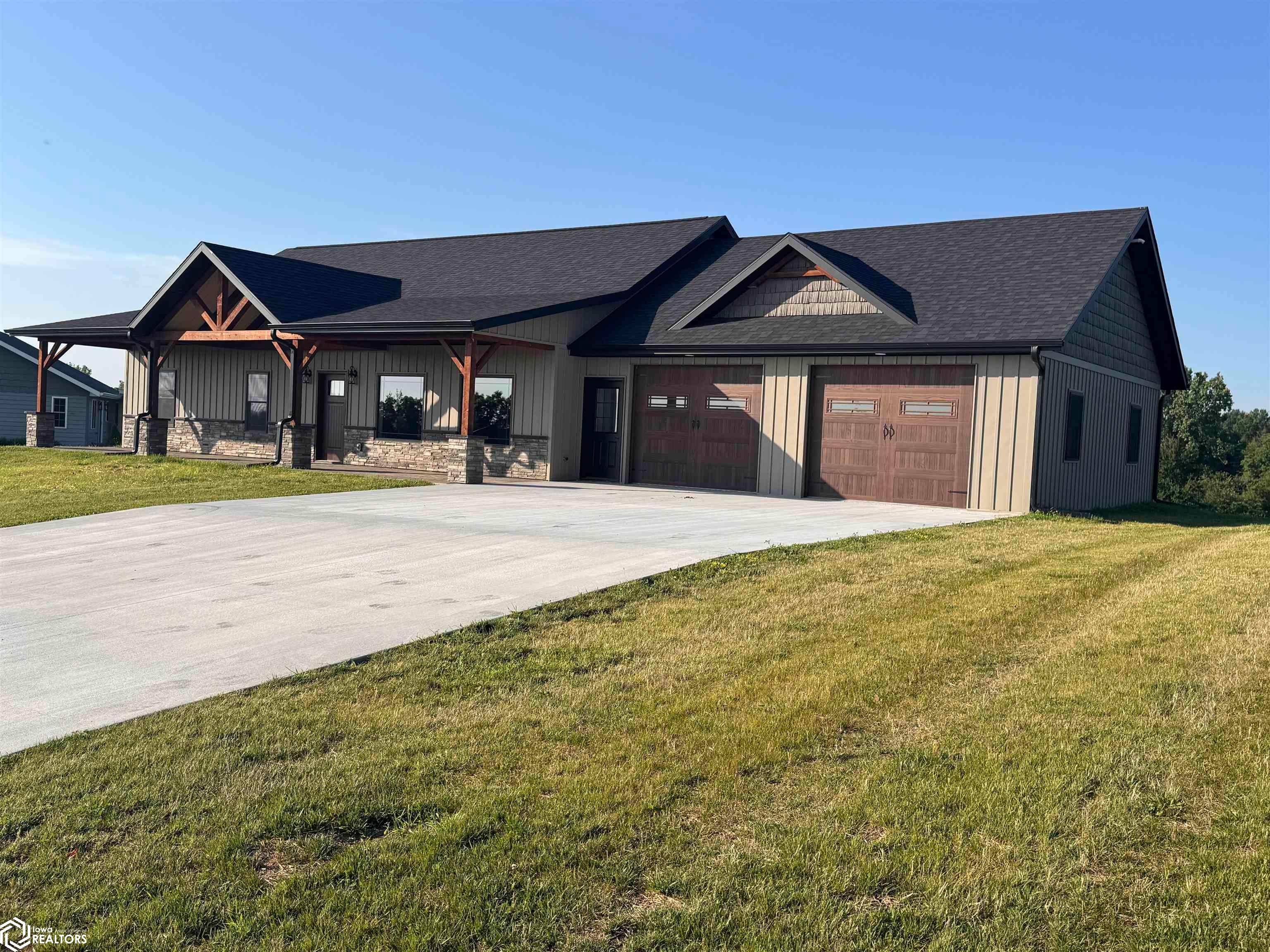 19958 Belle Vista Circle, Centerville, IA 52544 photo 1 of 43