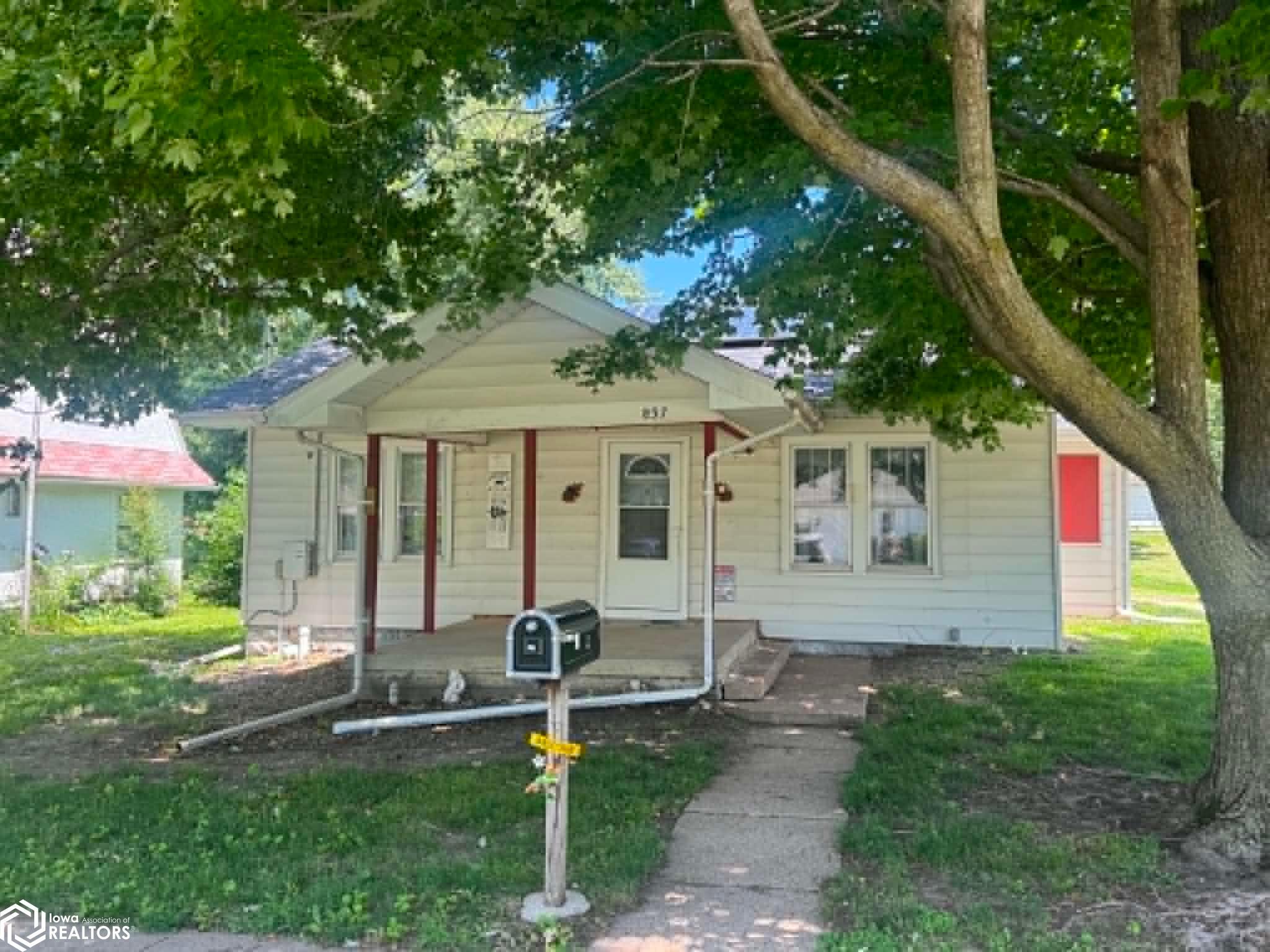 837 S 15Th Street, Centerville, IA 52544 photo 1 of 52