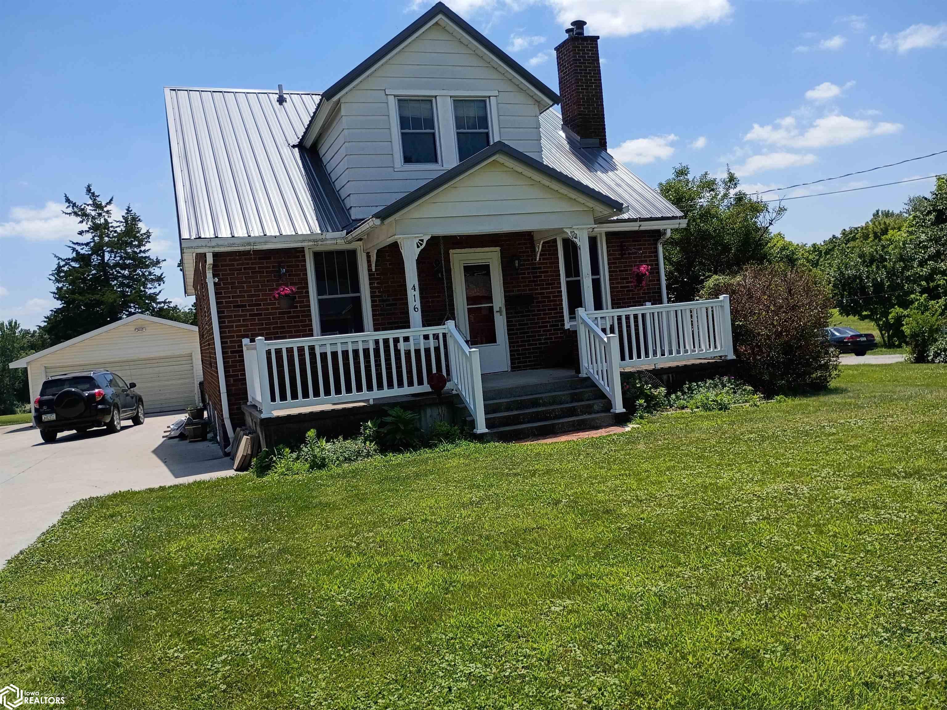 416 Elmdale, Ottumwa, IA 52501 photo 1 of 17
