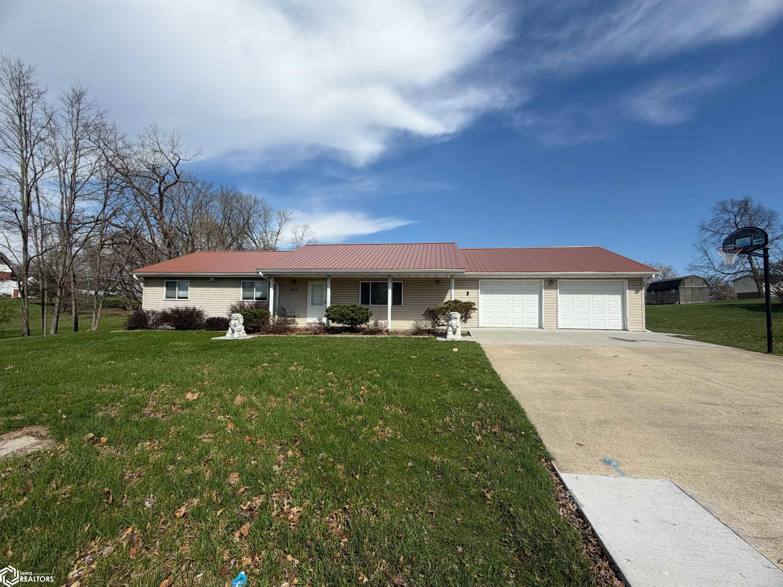 1617 S 15Th Street, Centerville, IA 52544 photo 1 of 29