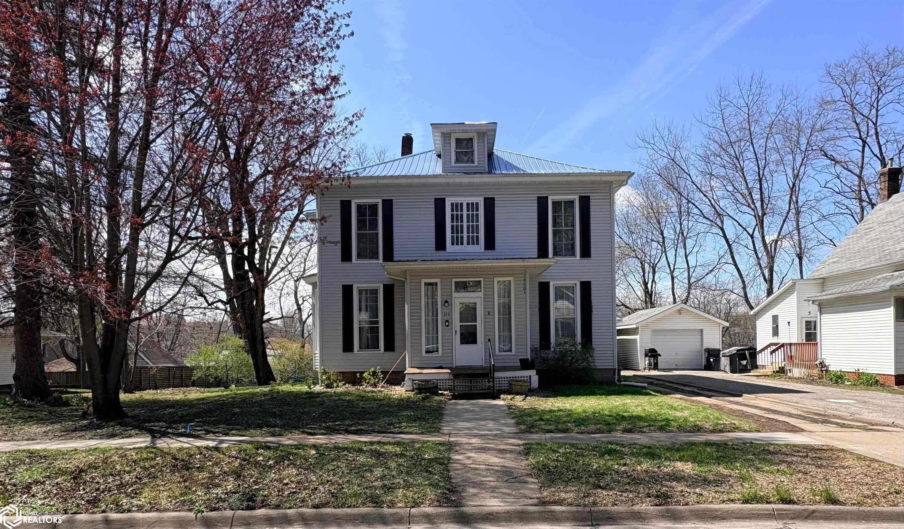 315 N 3Rd Street, Oskaloosa, IA 52577 photo 1 of 19