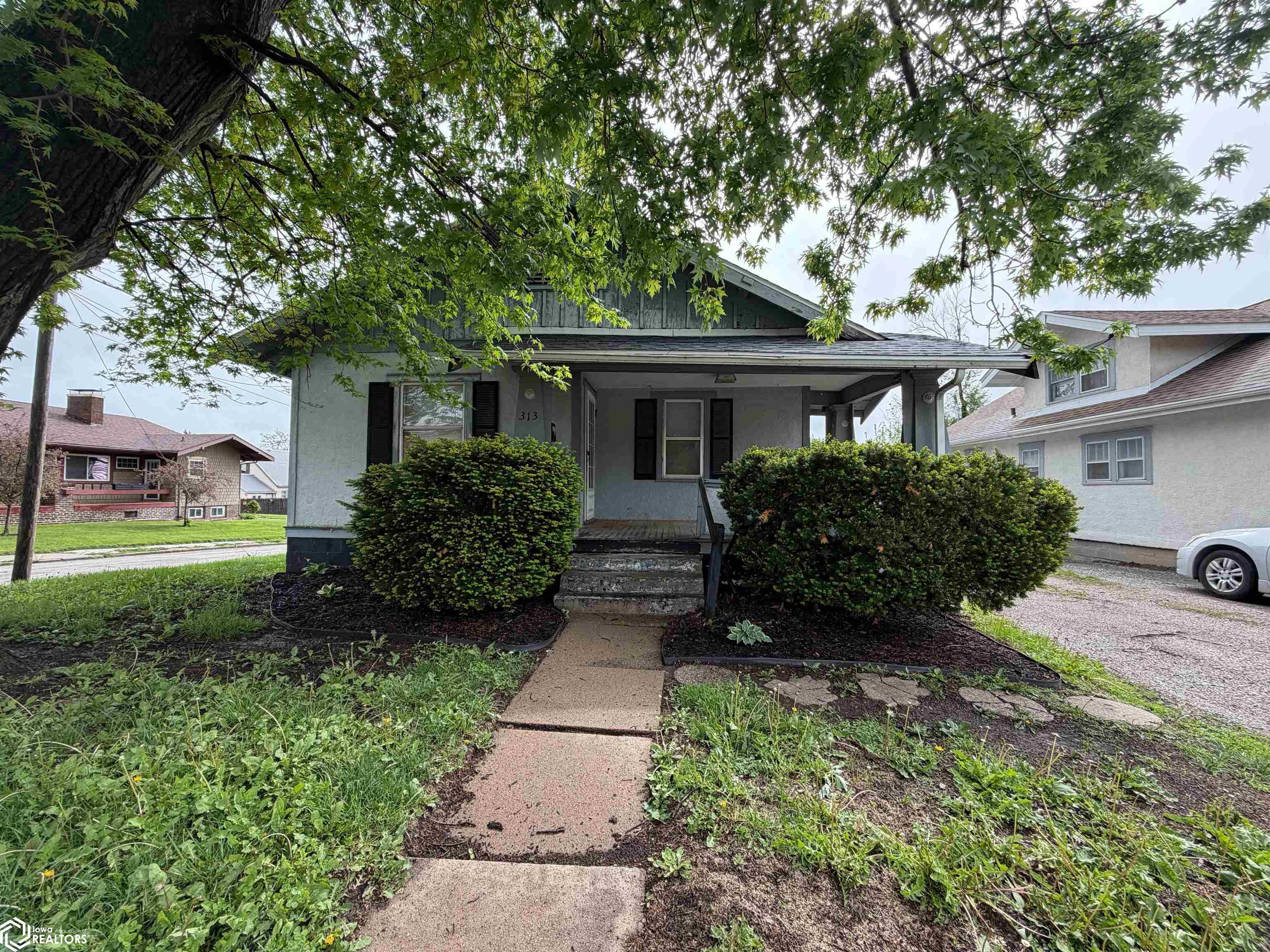 313 N Haynes Avenue, Centerville, IA 52544 photo 1 of 19