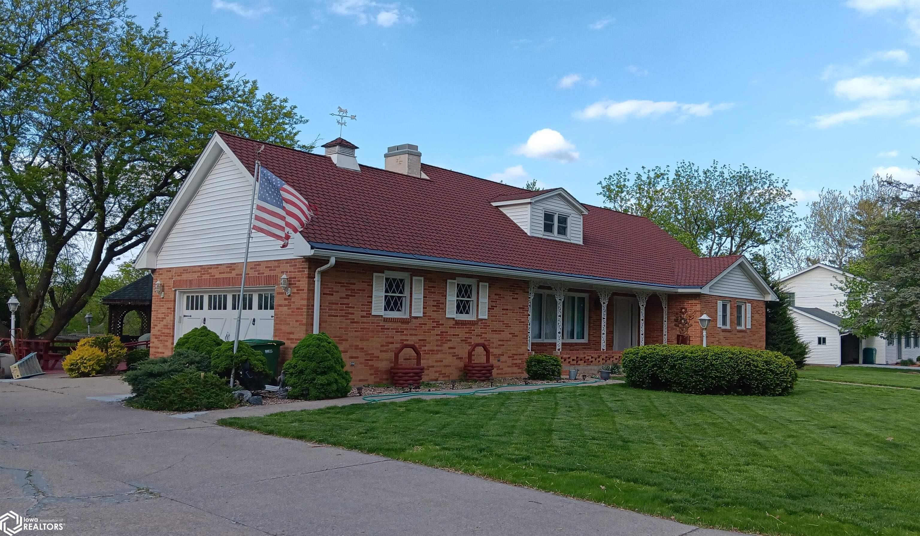 605 E Arkansas Avenue, Bloomfield, IA 52537 photo 1 of 72