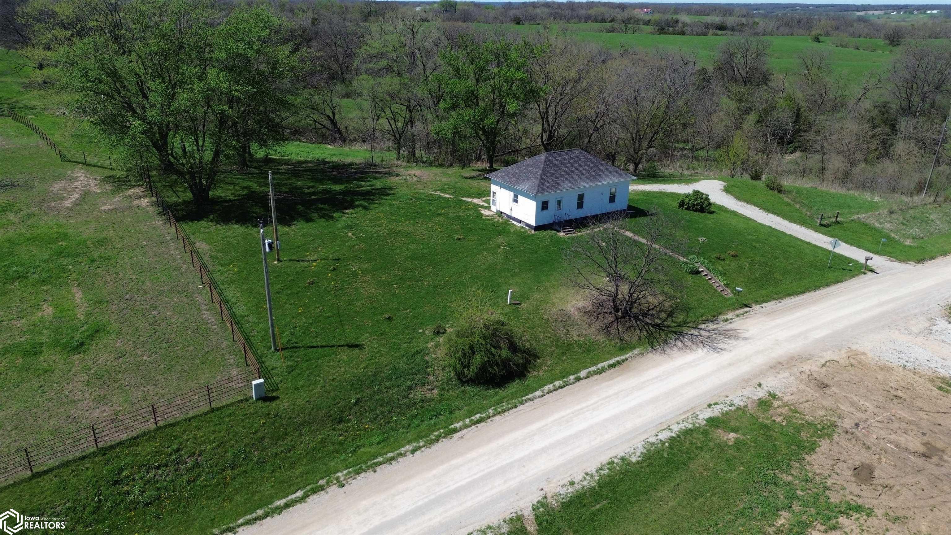 13667 Quail Avenue, Bloomfield, IA 52537 photo 1 of 10
