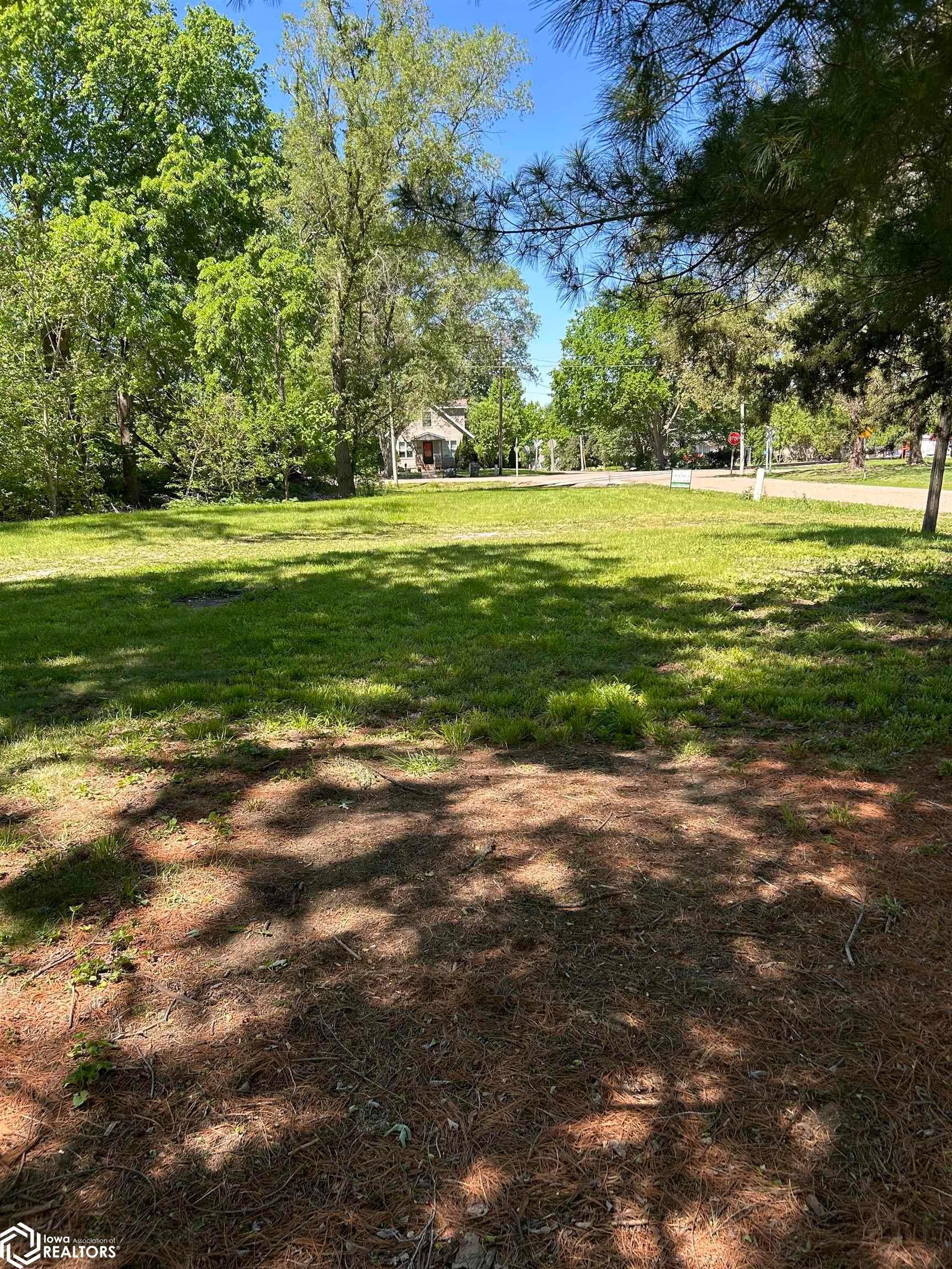 602 9th Ave W, Oskaloosa, IA 52577 photo 1 of 4