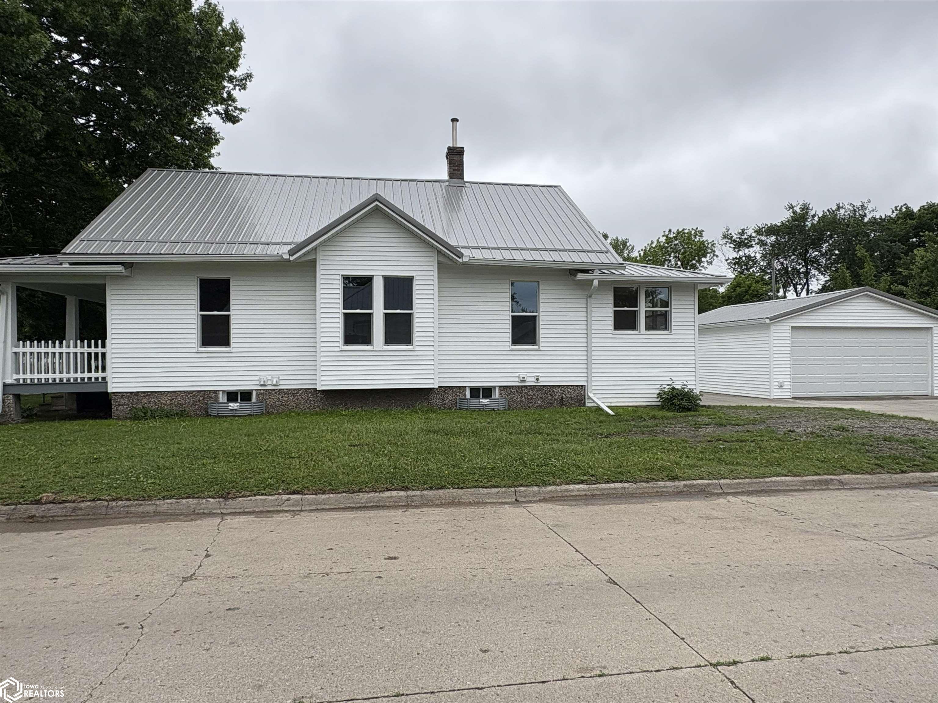 600 S 5Th Street, Fairfield, IA 52556 photo 1 of 20