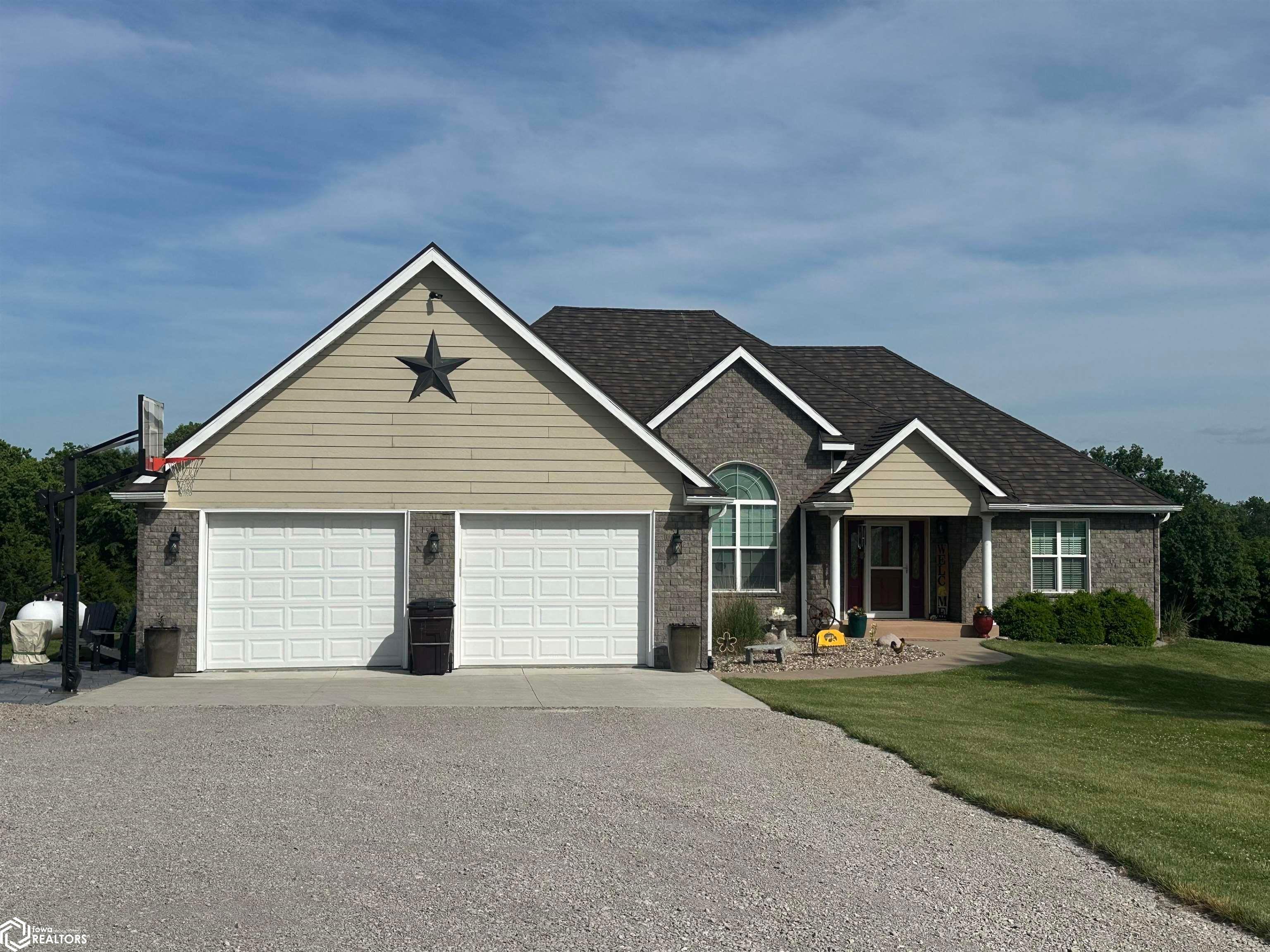 17407 200Th Avenue, Centerville, IA 52544 photo 1 of 30