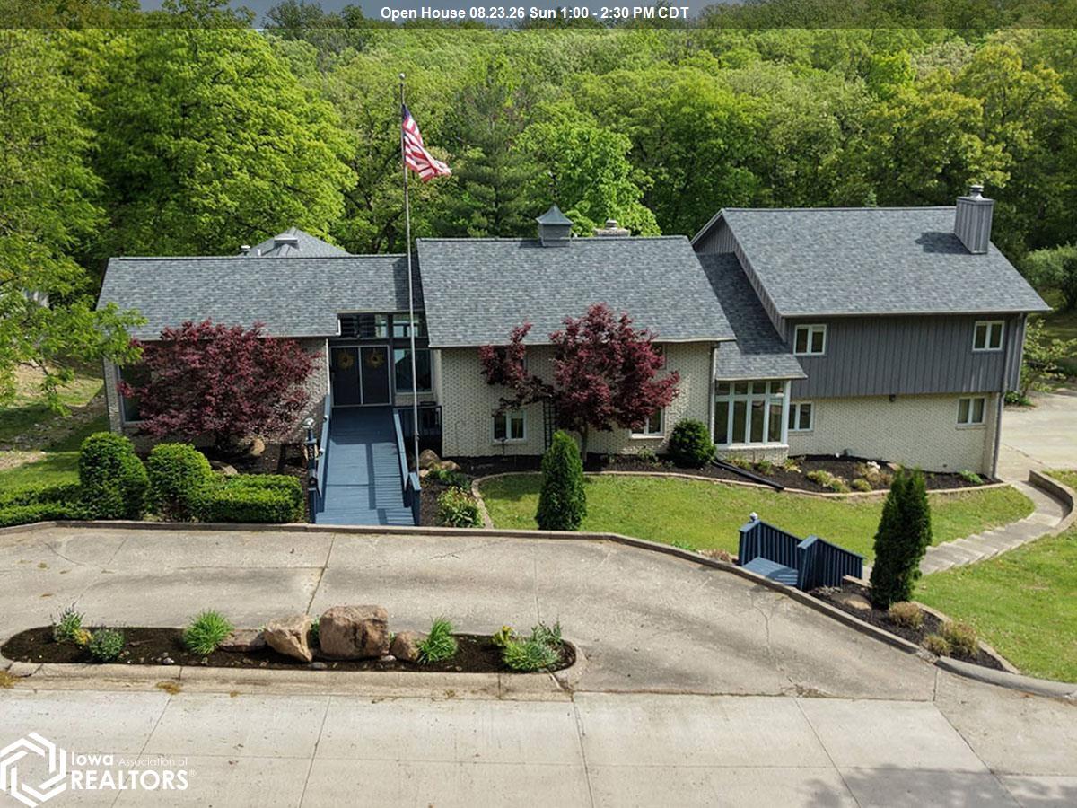 53 Woodshire Drive, Ottumwa, IA 52501 photo 1 of 69