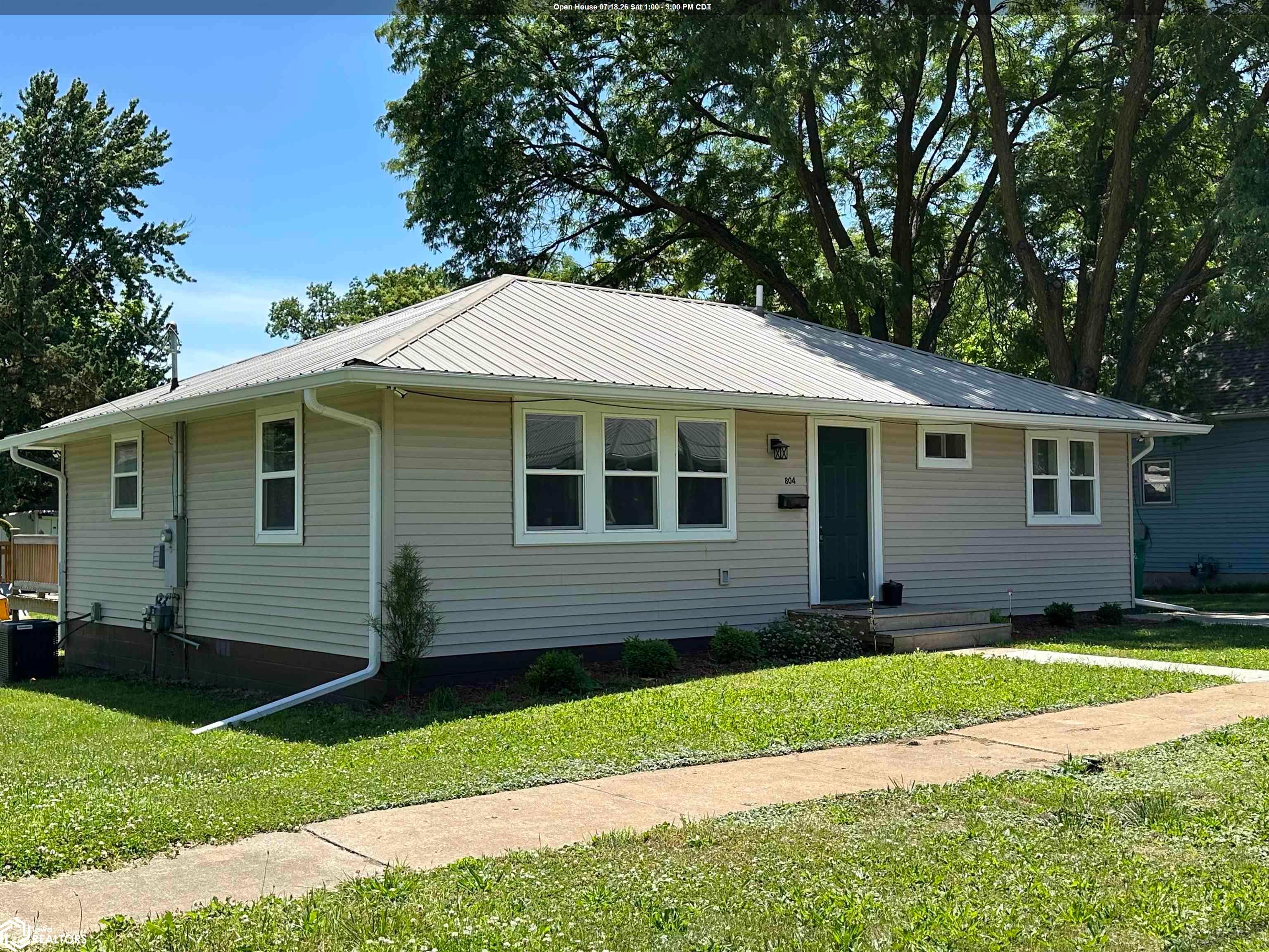 804 W Grimes, Fairfield, IA 52556 photo 1 of 61