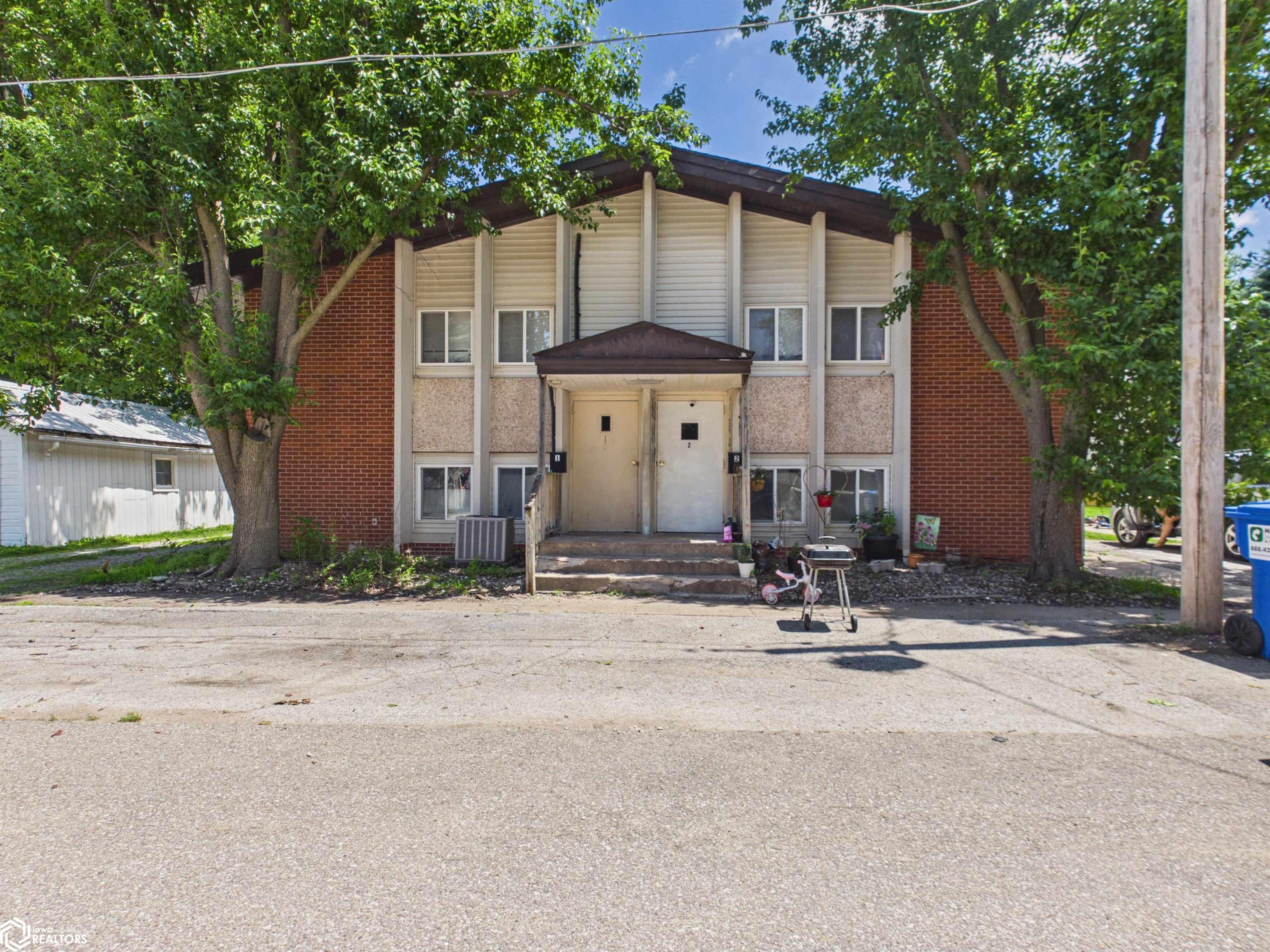18 S 5Th Street, Albia, IA 52531 photo 1 of 20