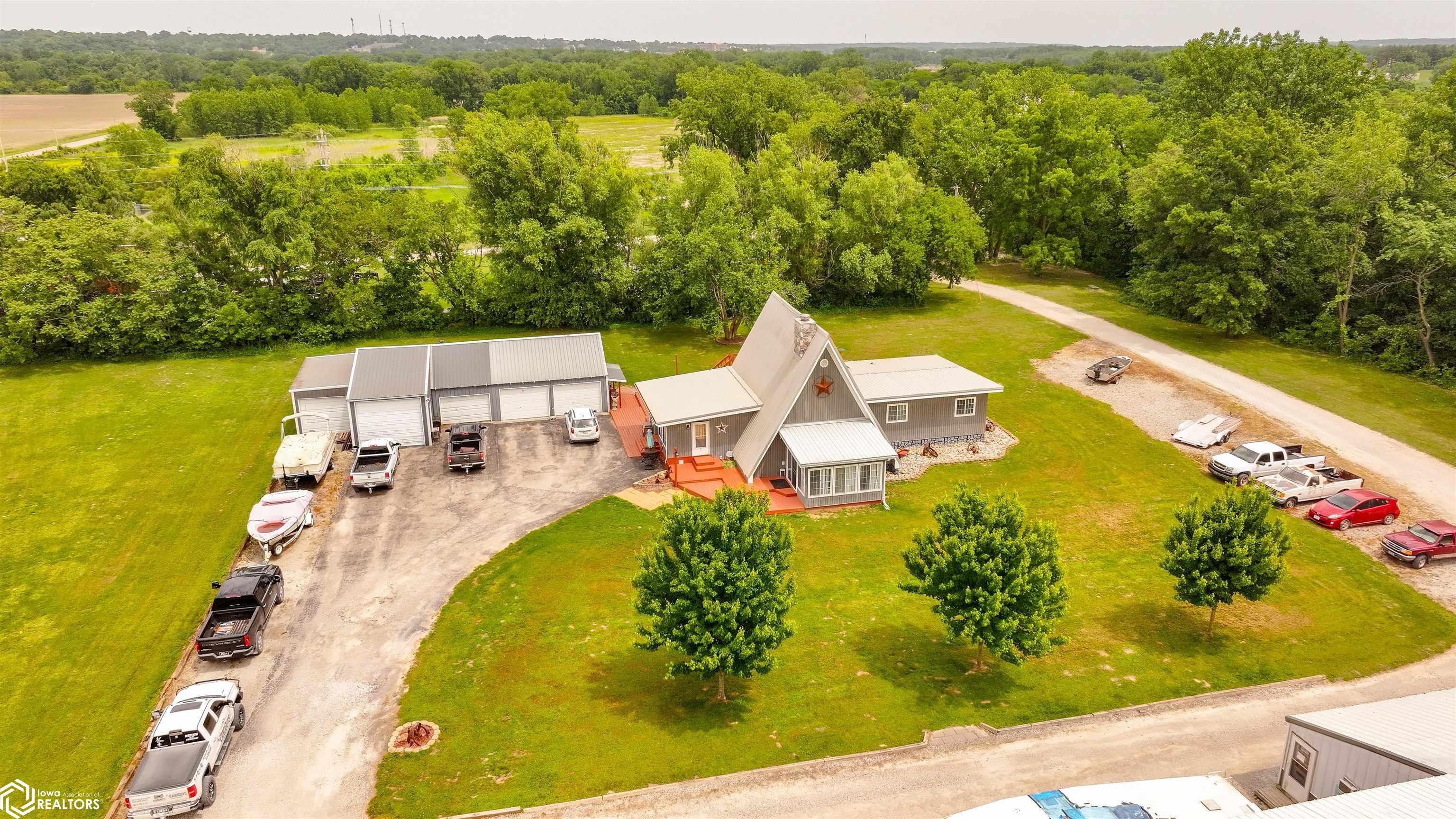 9450 150 Avenue, Ottumwa, IA 52501 photo 1 of 67
