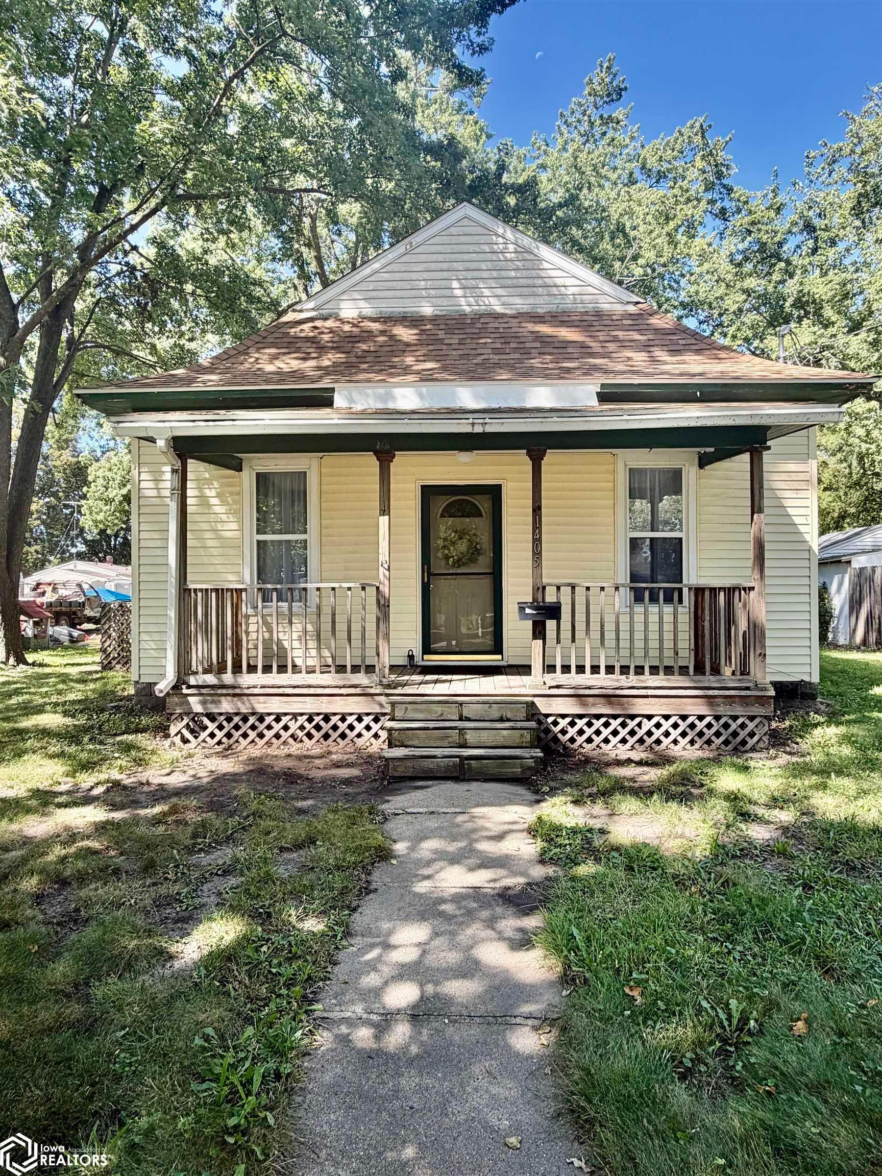 1405 S 2nd Street, Oskaloosa, IA 52577 photo 1 of 22