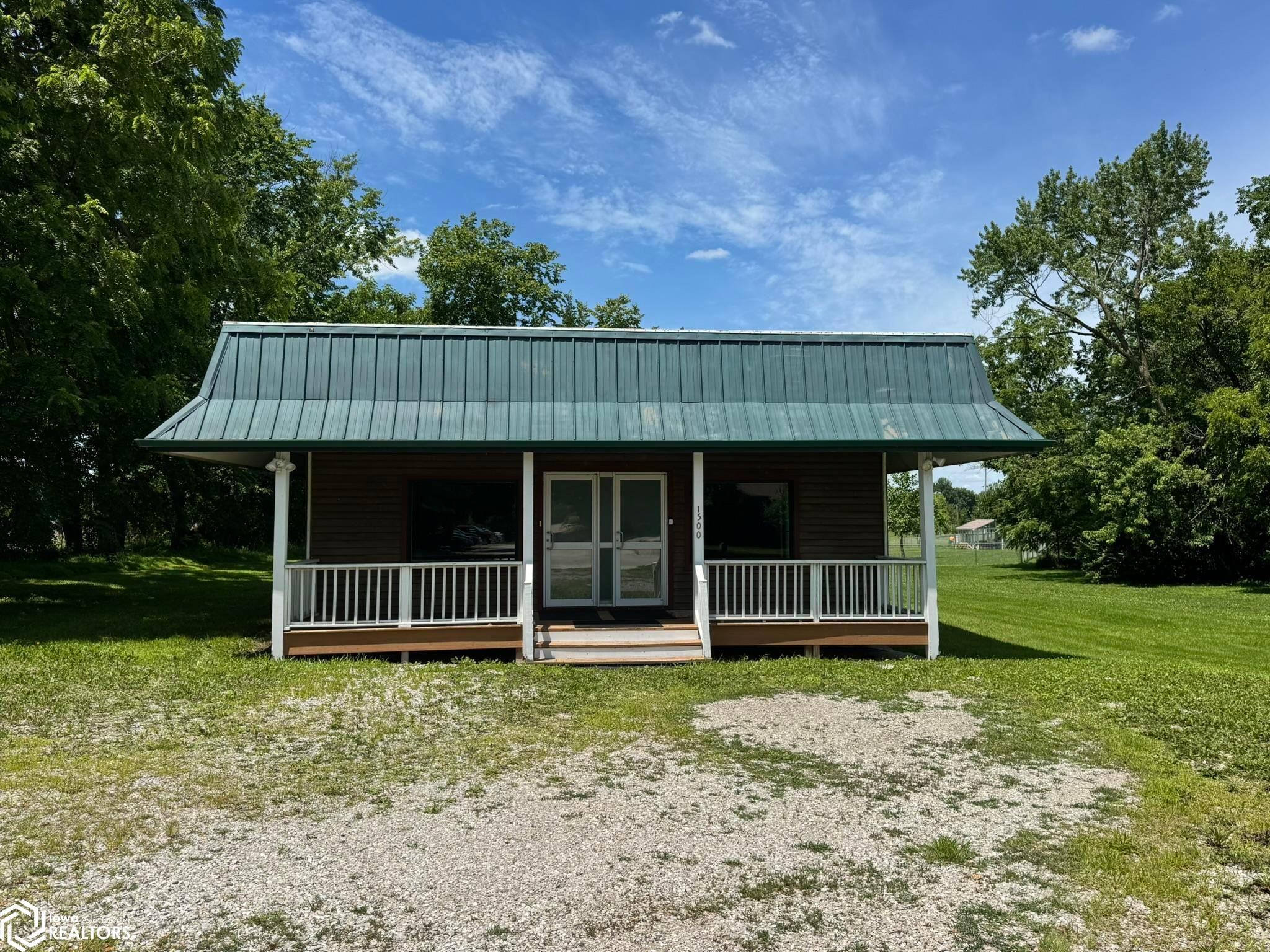 1500 S Main Street, Fairfield, IA 52556 photo 1 of 16