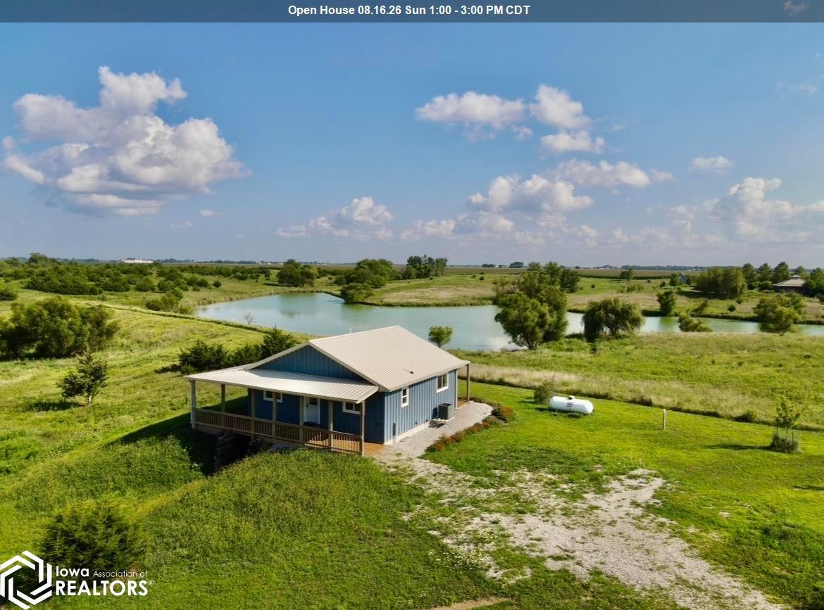 1569 Jasmine Avenue, Fairfield, IA 52556 photo 1 of 52