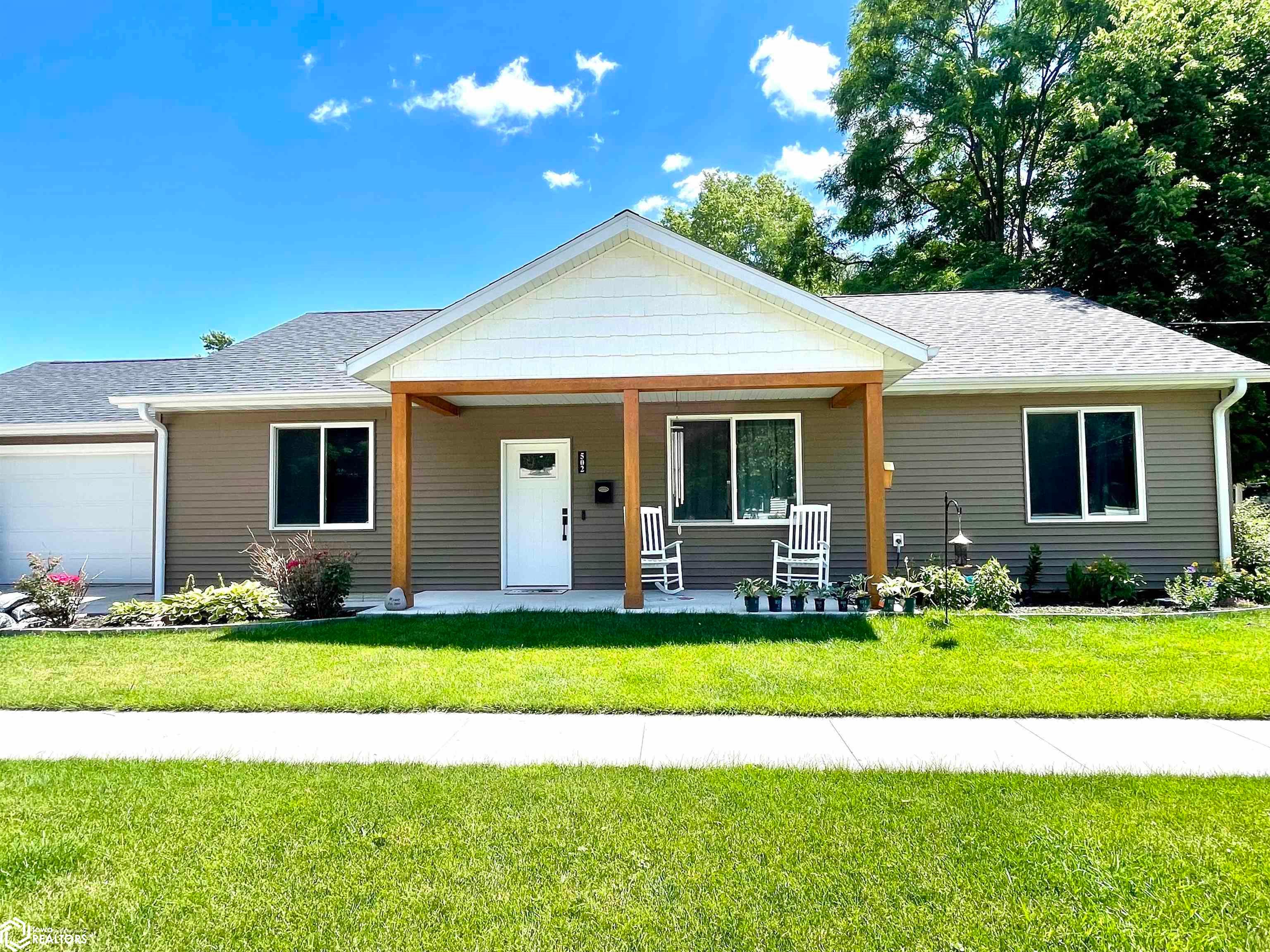 502 N H Street, Oskaloosa, IA 52577 photo 1 of 38