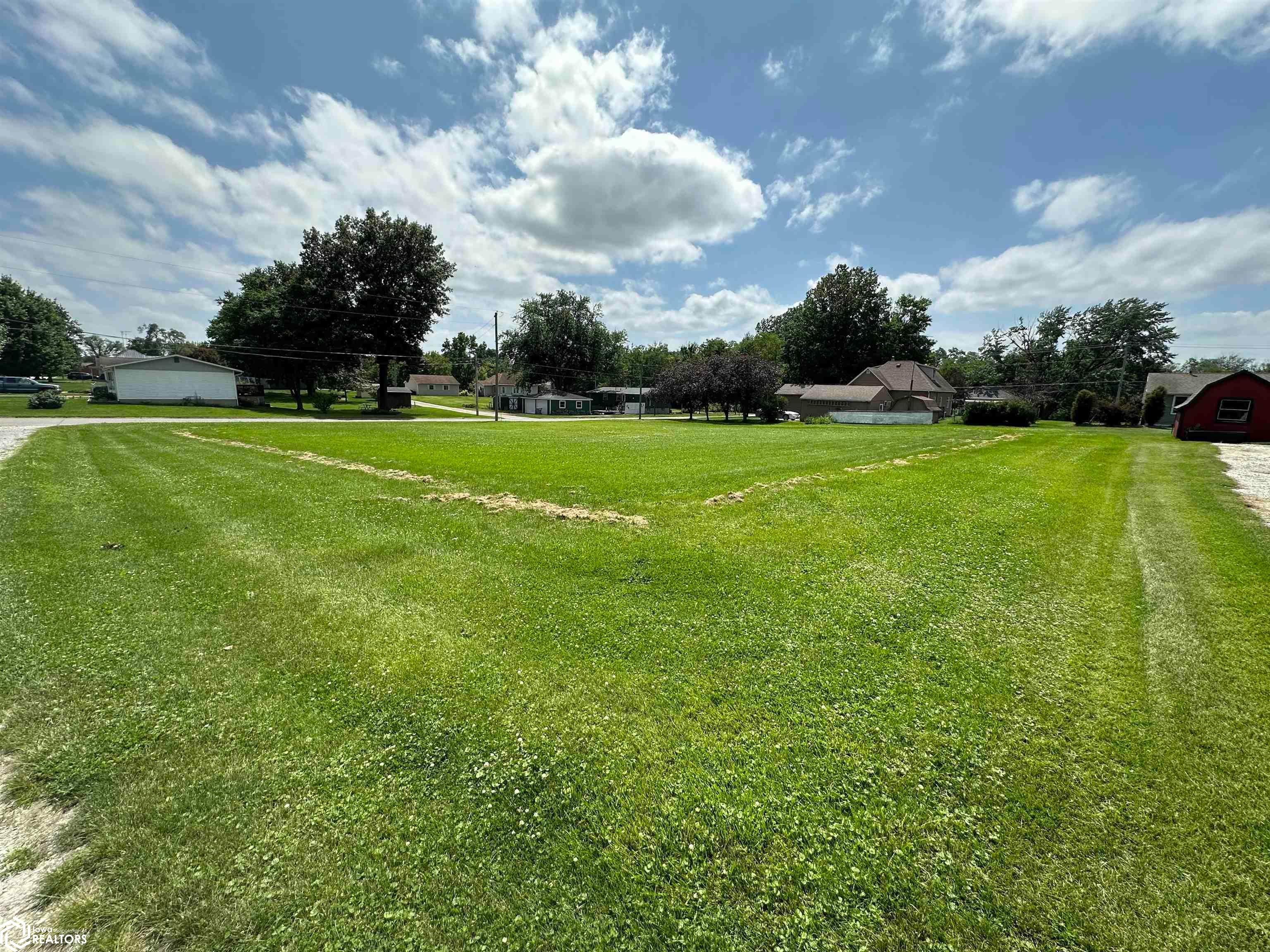 809 C Avenue E, Albia, IA 52531 photo 1 of 17