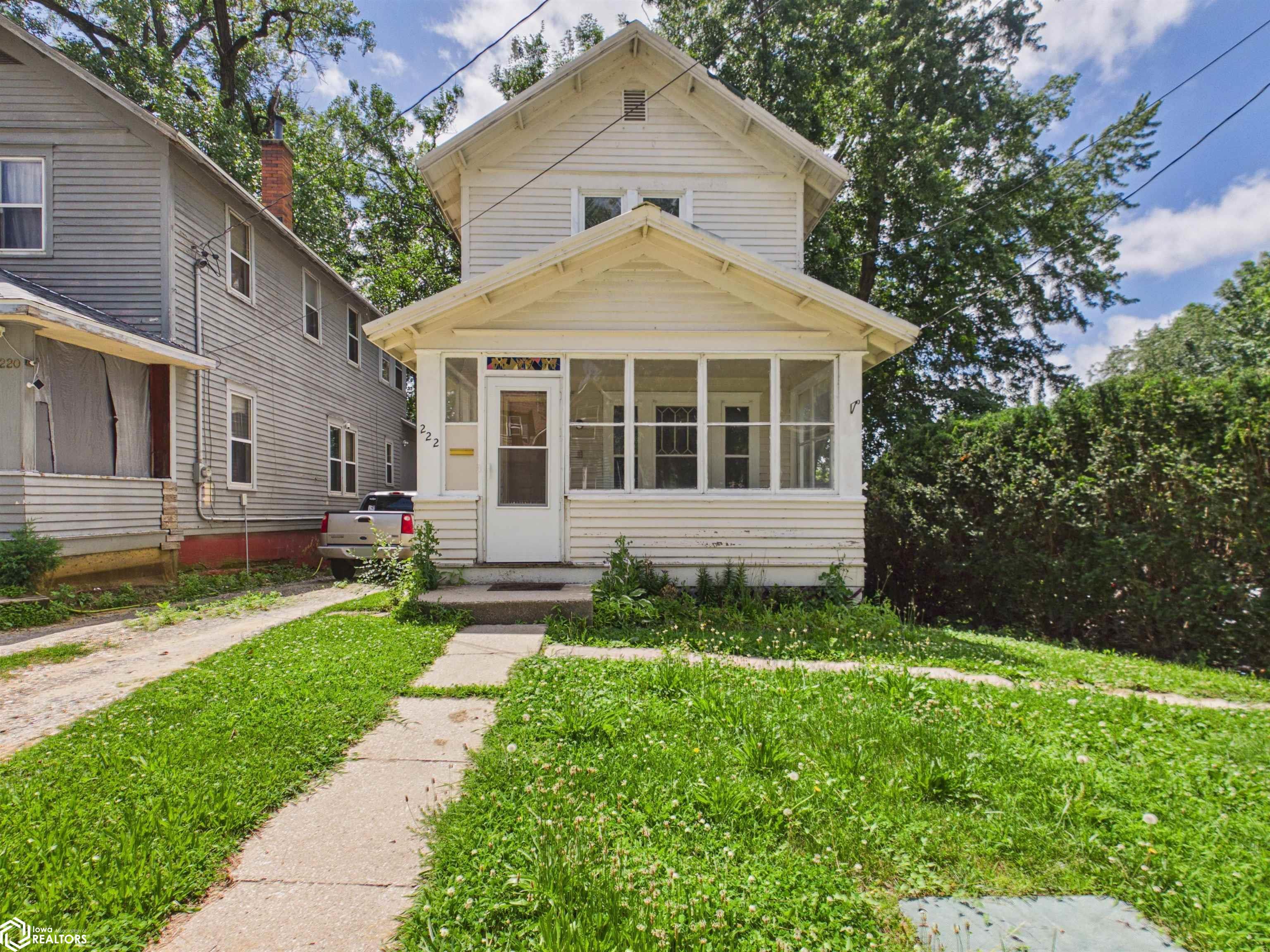 222 W Maple Avenue, Ottumwa, IA 52501 photo 1 of 13