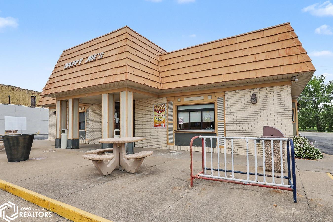 315 Church Street, Ottumwa, IA 52501 photo 1 of 31