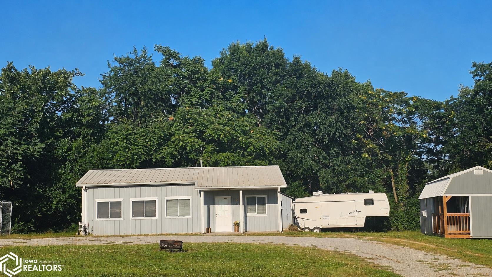1099 N 18th Street, Centerville, IA 52544 photo 1 of 20