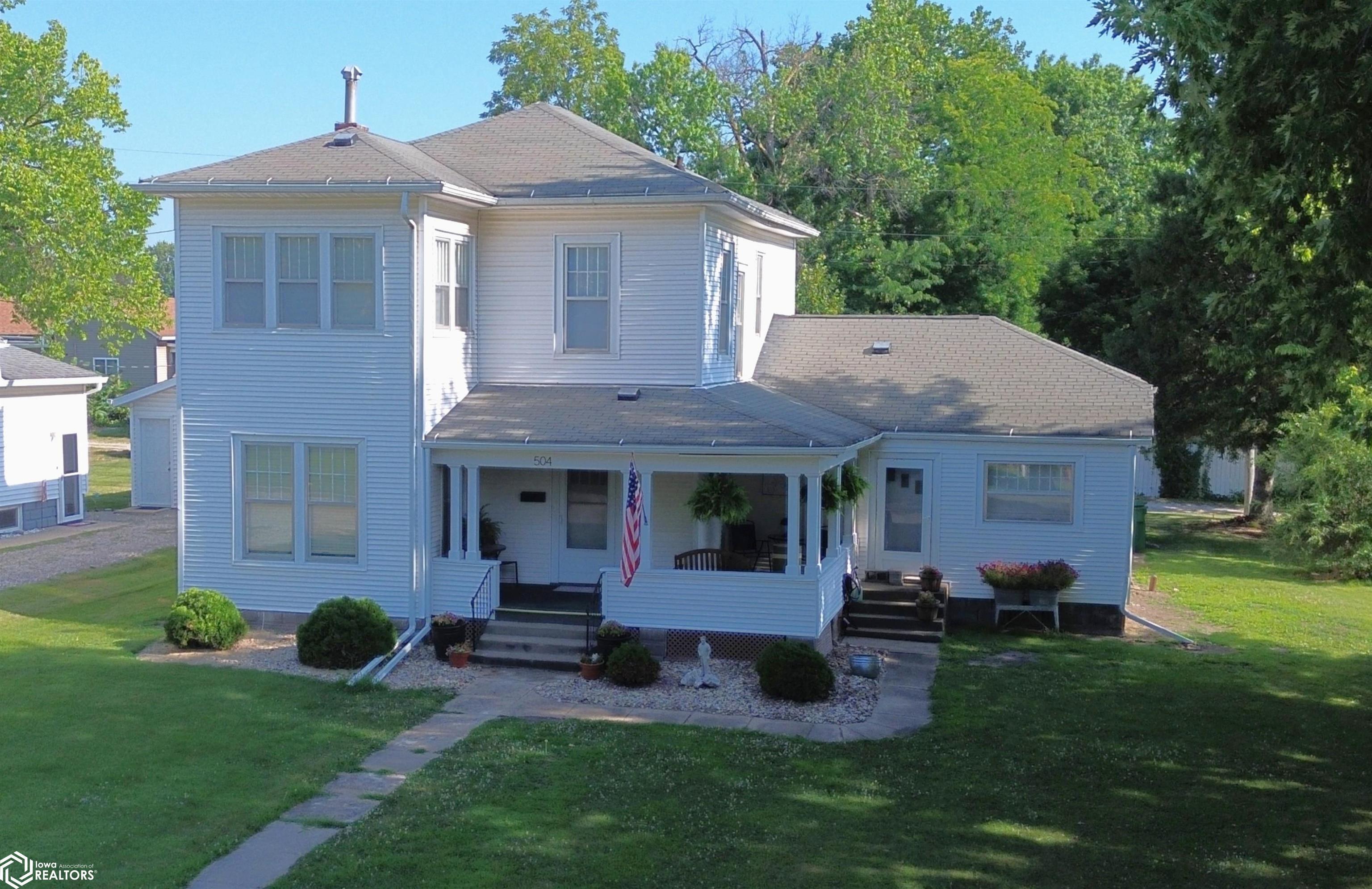 504 W Walnut Street, Bloomfield, IA 52537 photo 1 of 26