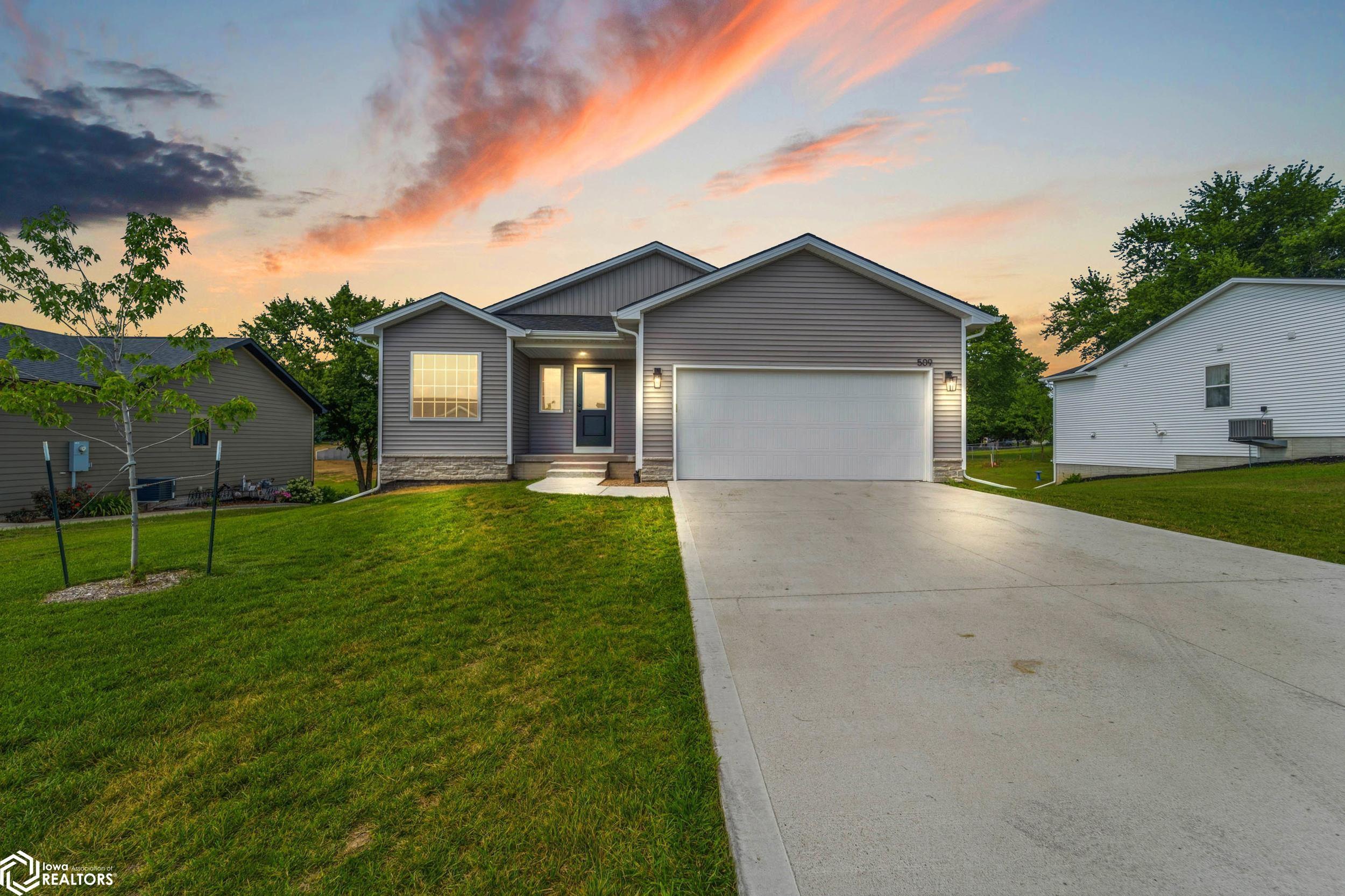 509 17Th Avenue E, Oskaloosa, IA 52577 photo 1 of 26