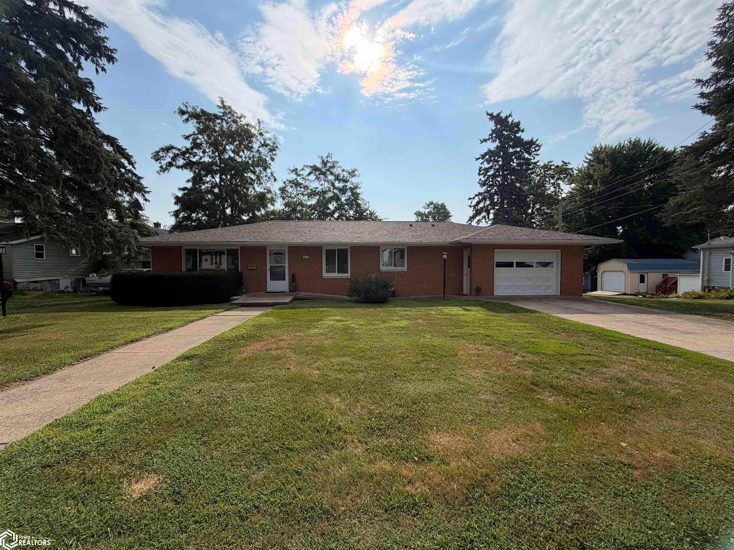 411 N 15Th Street, Centerville, IA 52544 photo 1 of 35