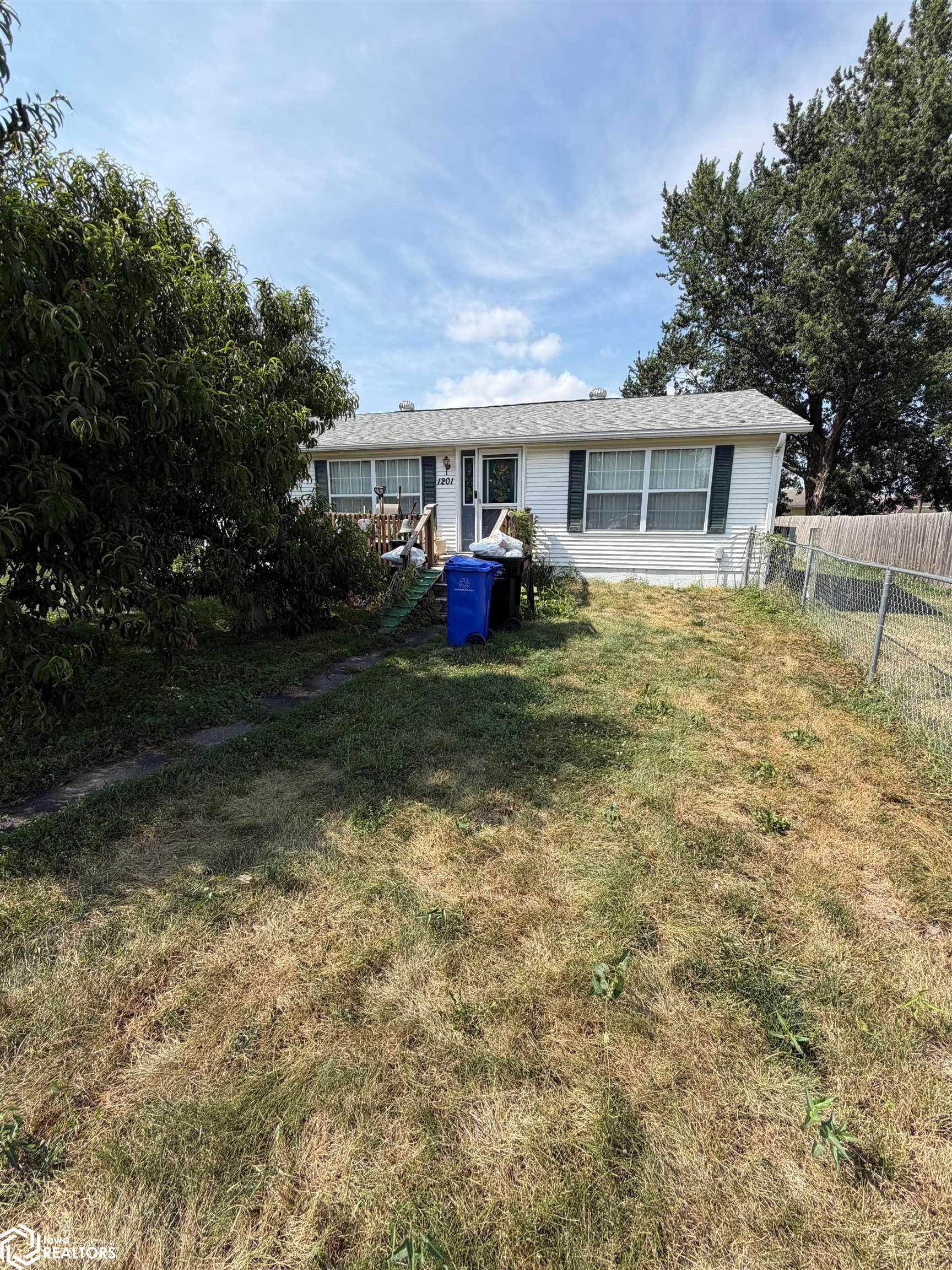 1201 Gurley Avenue, Ottumwa, IA 52501 photo 1 of 14