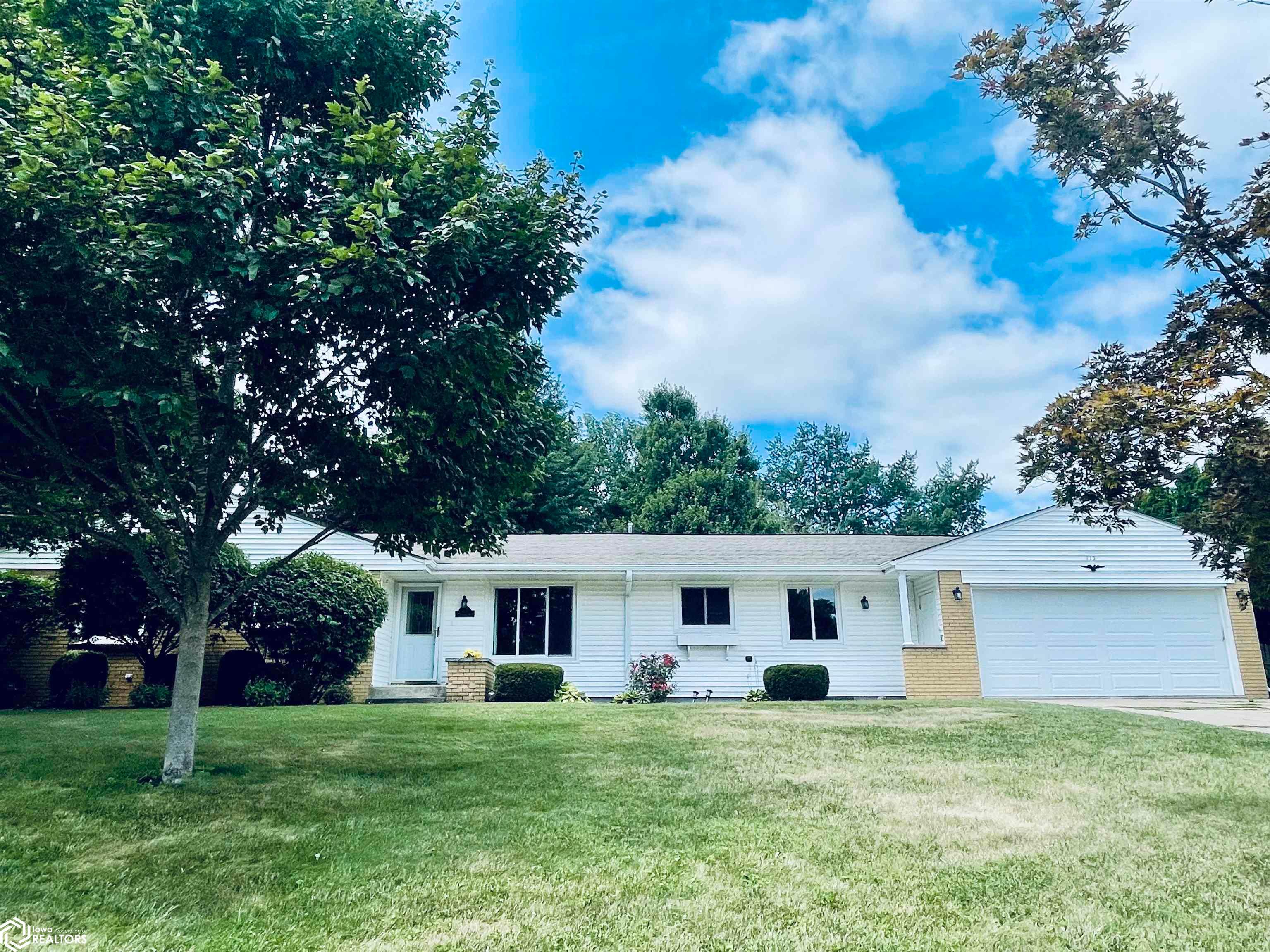 115 Highland Avenue, Oskaloosa, IA 52577 photo 1 of 44