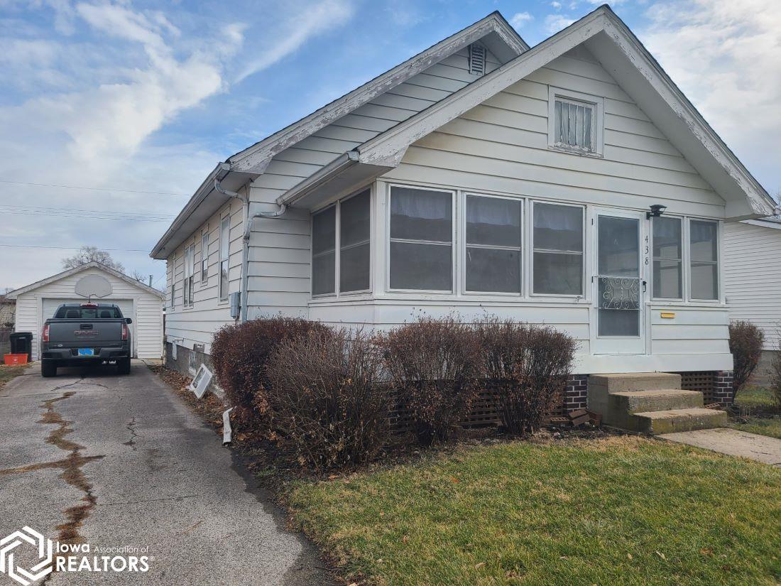 438 S Ward Street, Ottumwa, IA 52501 photo 1 of 12