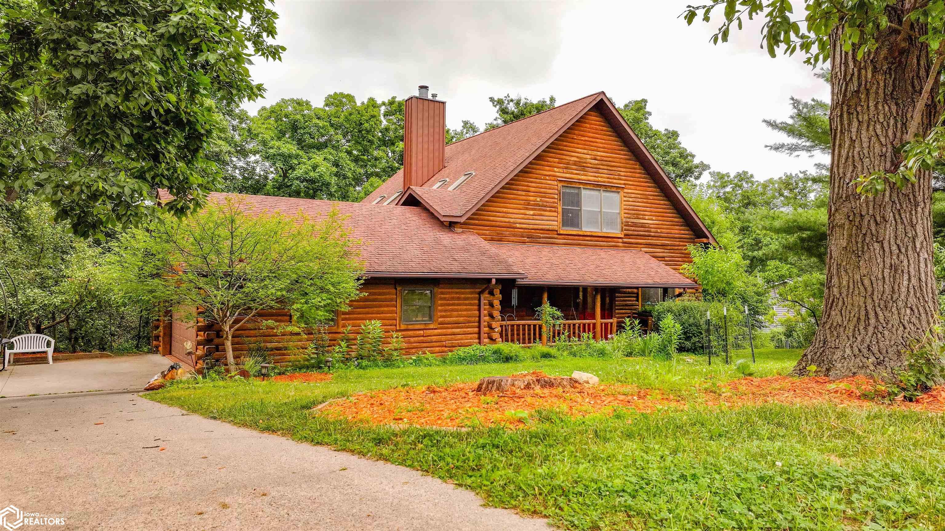 45 Brookwood Court, Ottumwa, IA 52501 photo 1 of 69