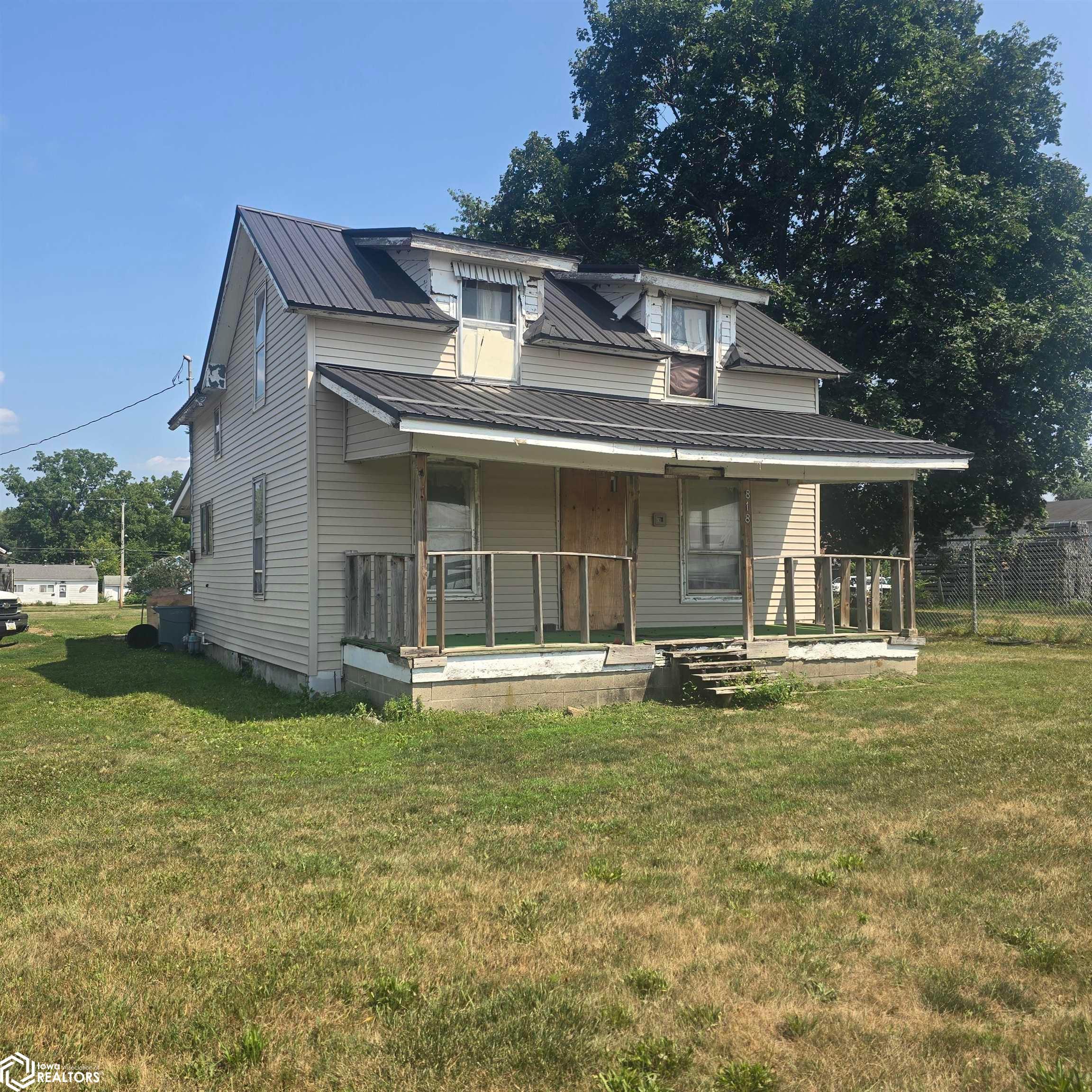 818 N I Street, Oskaloosa, IA 52577 photo 1 of 1
