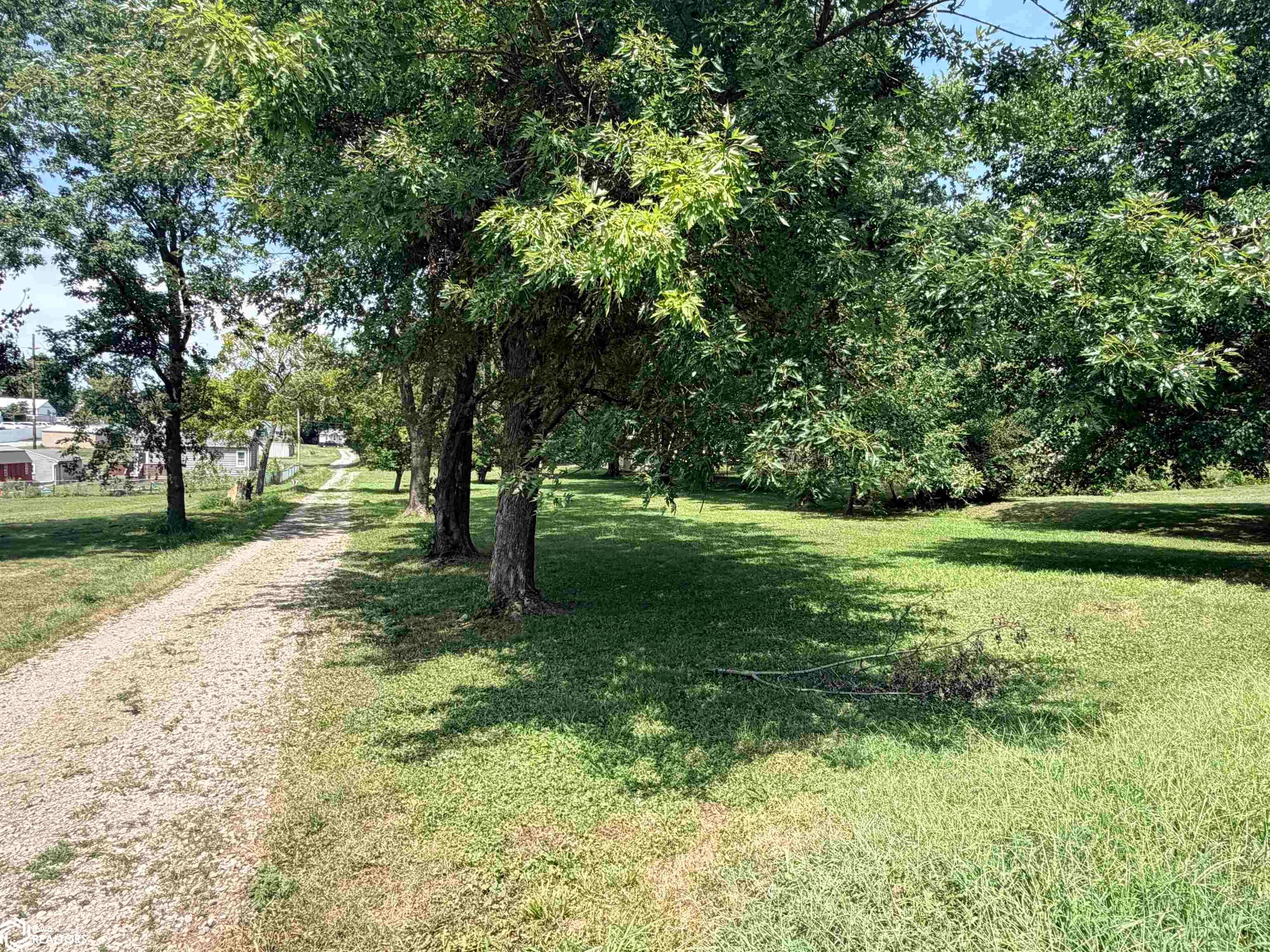 610 W Jefferson Avenue, Fairfield, IA 52556 photo 1 of 3