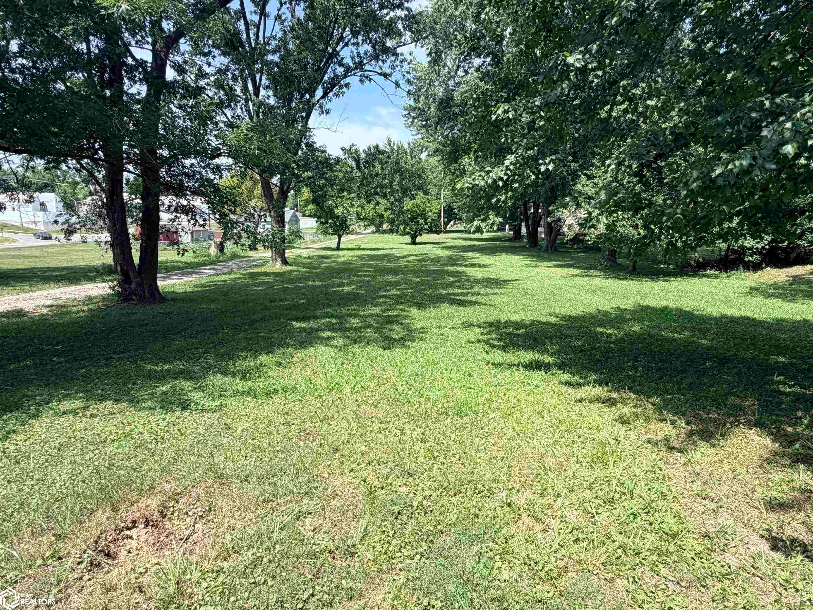 610 W Jefferson Avenue, Fairfield, IA 52556 photo 1 of 3
