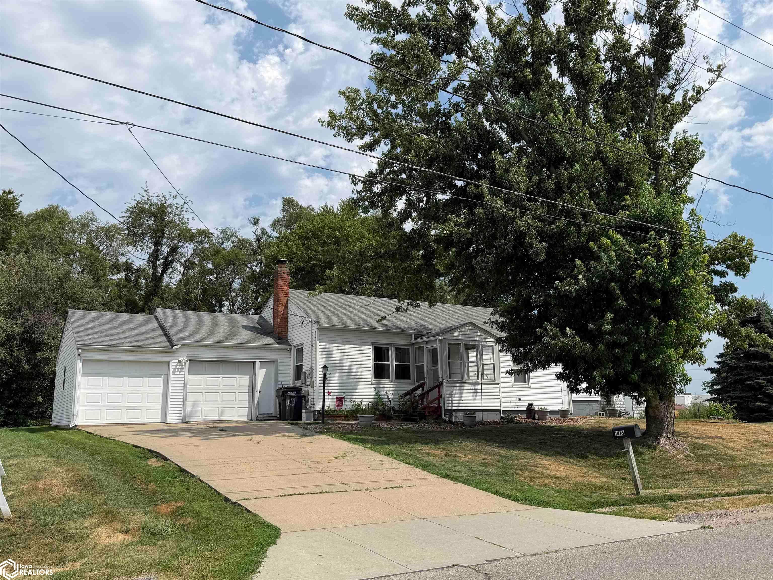 1416 S 11Th Street, Oskaloosa, IA 52577 photo 1 of 29