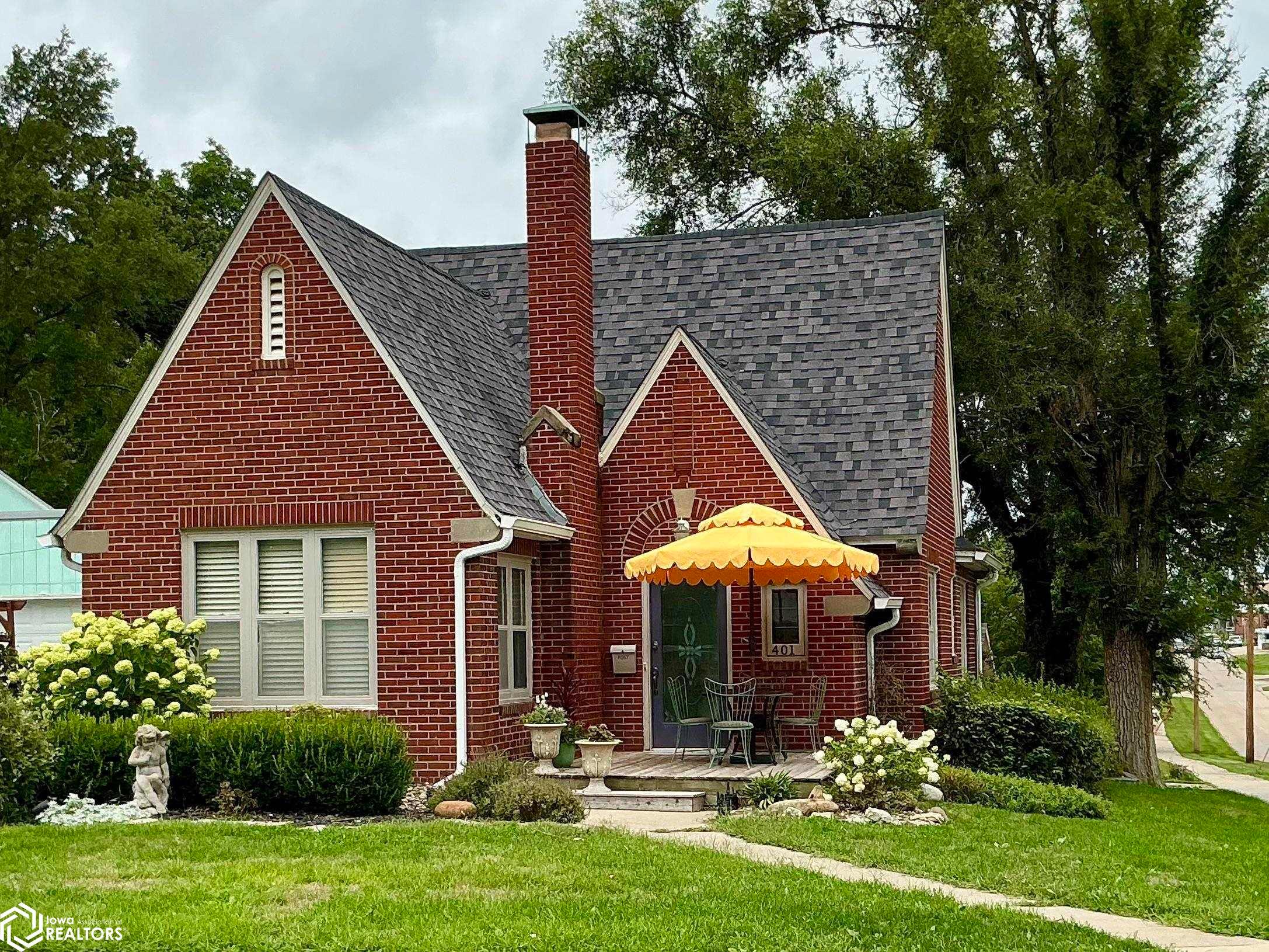 401 W Lane Street, Centerville, IA 52544 photo 1 of 51