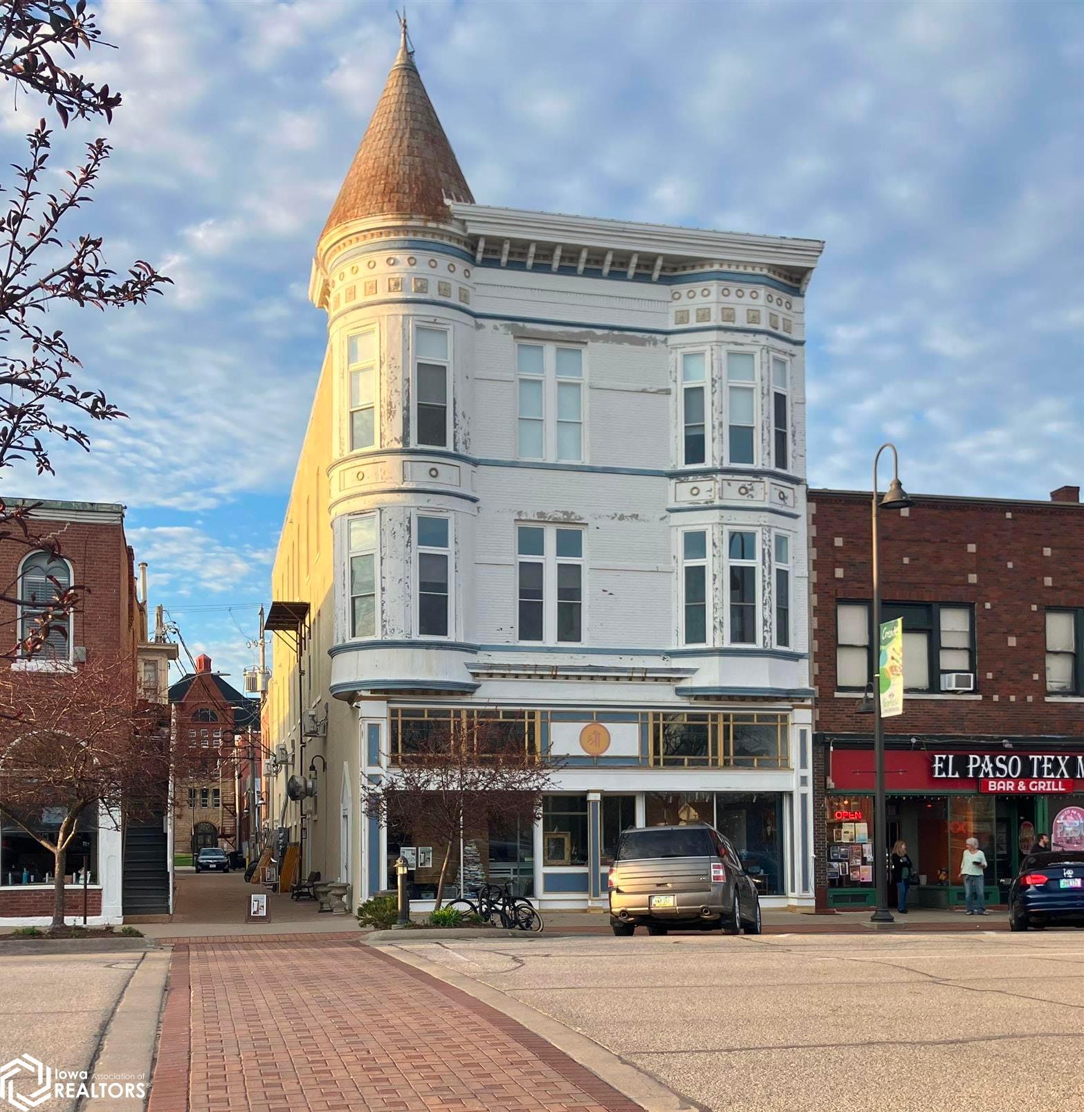 51 E Broadway Avenue Unit 201, Fairfield, IA 52556 photo 1 of 40