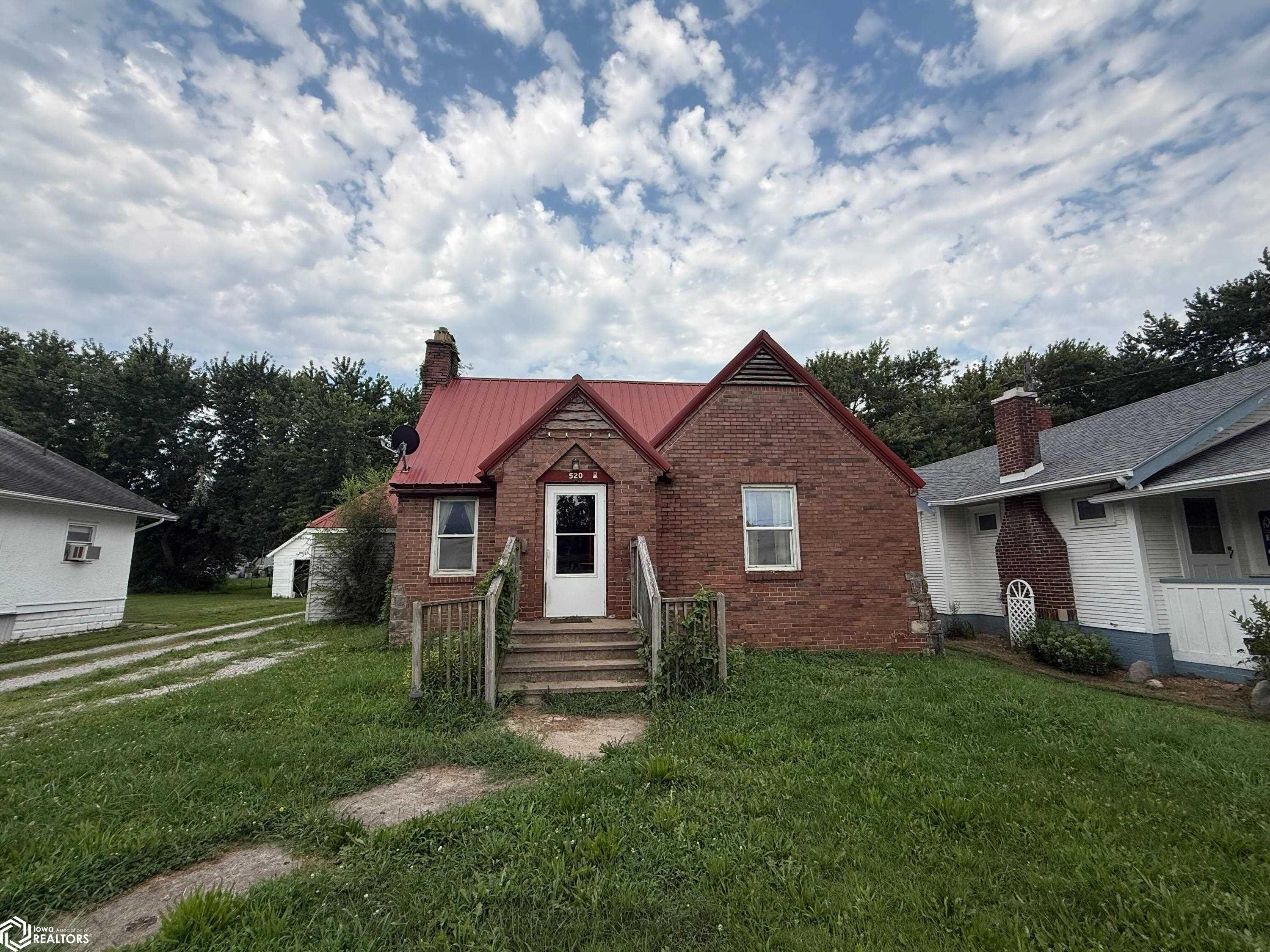520 N Park Avenue, Centerville, IA 52544 photo 1 of 22