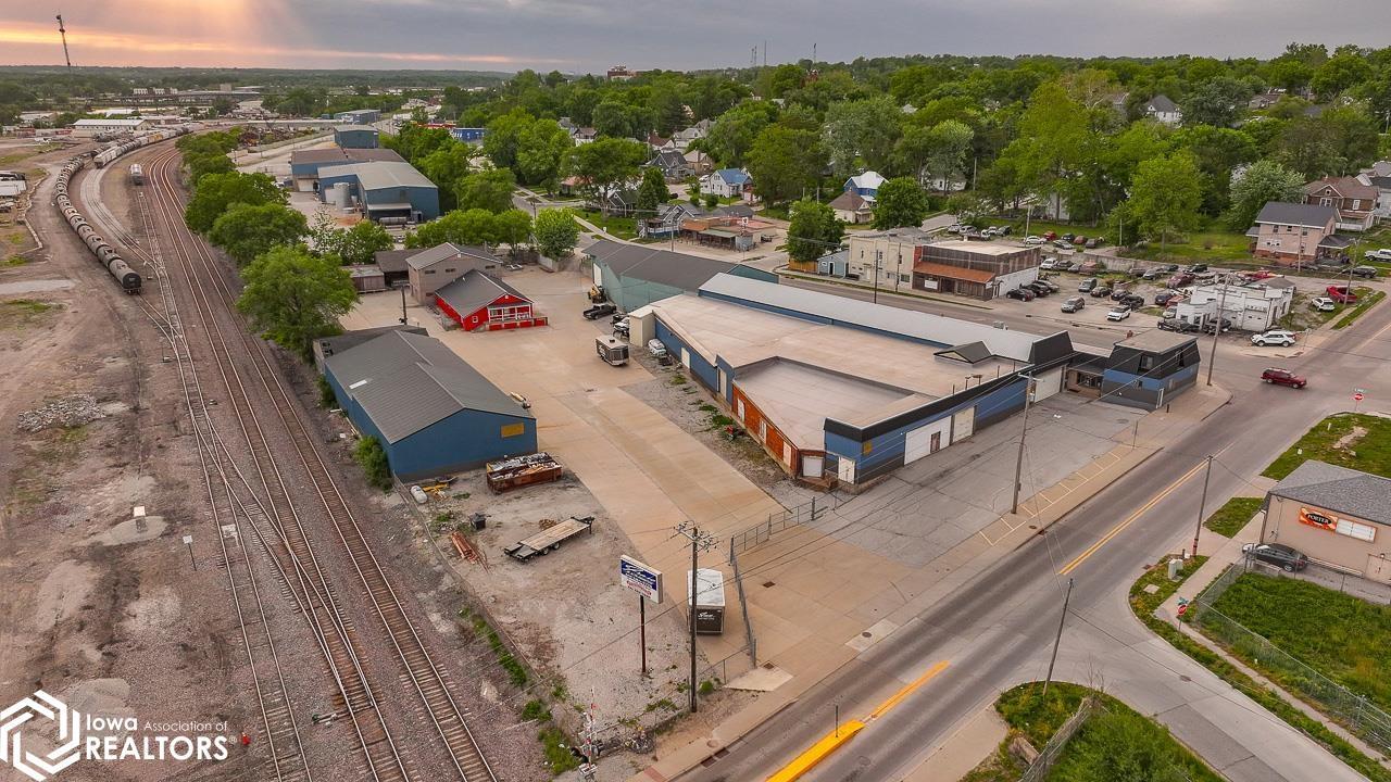 201 S Iowa Street, Ottumwa, IA 52501 photo 1 of 69