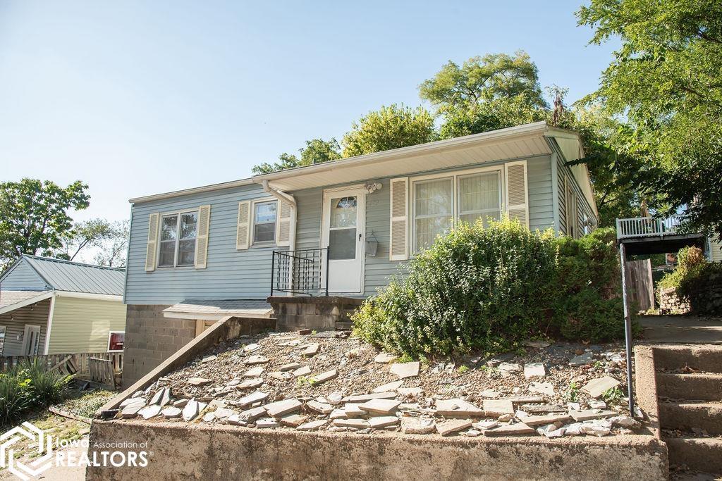 129 Cass Street, Ottumwa, IA 52501 photo 1 of 26