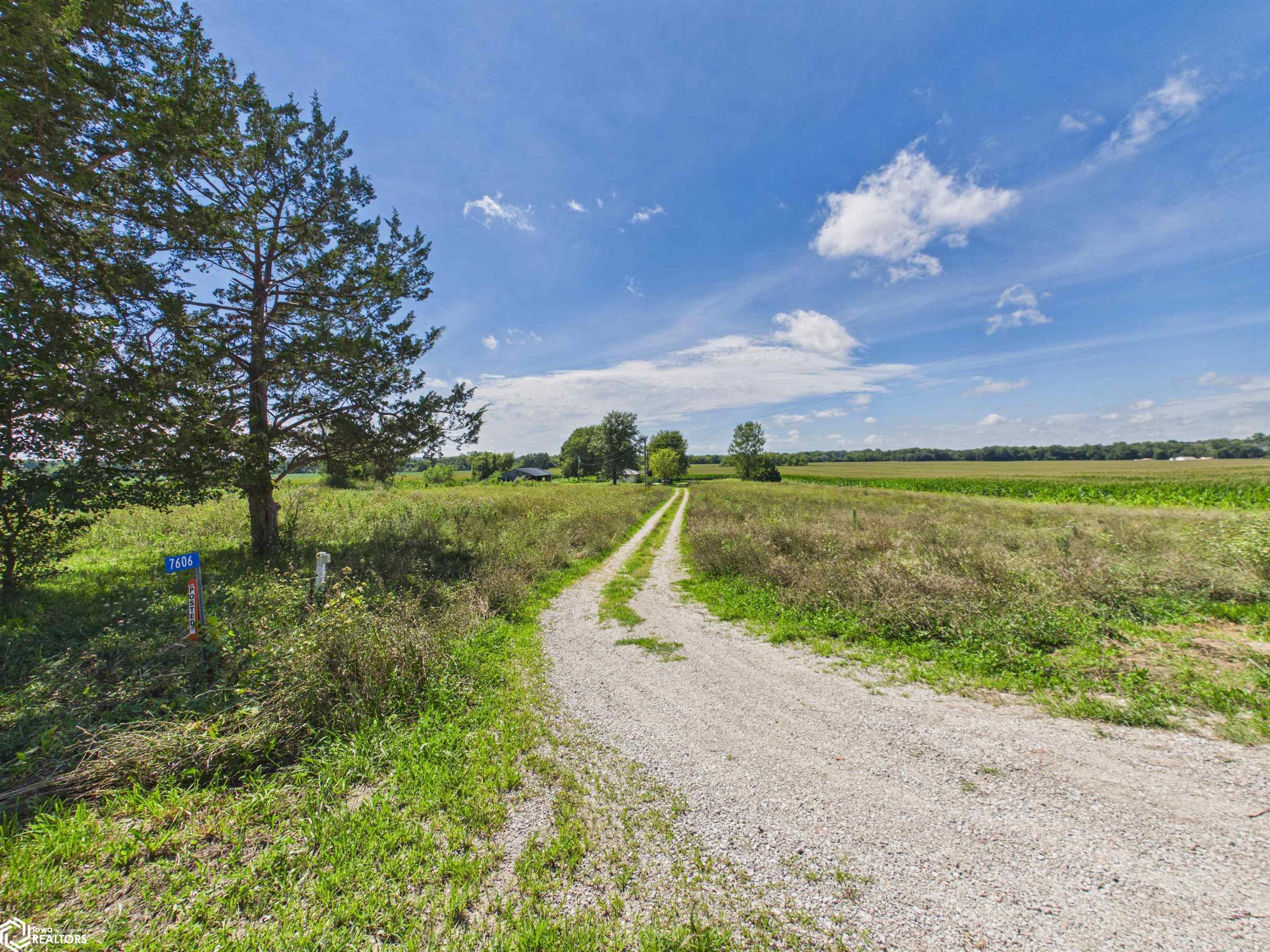 7606 Cliffland Road, Ottumwa, IA 52501 photo 1 of 29