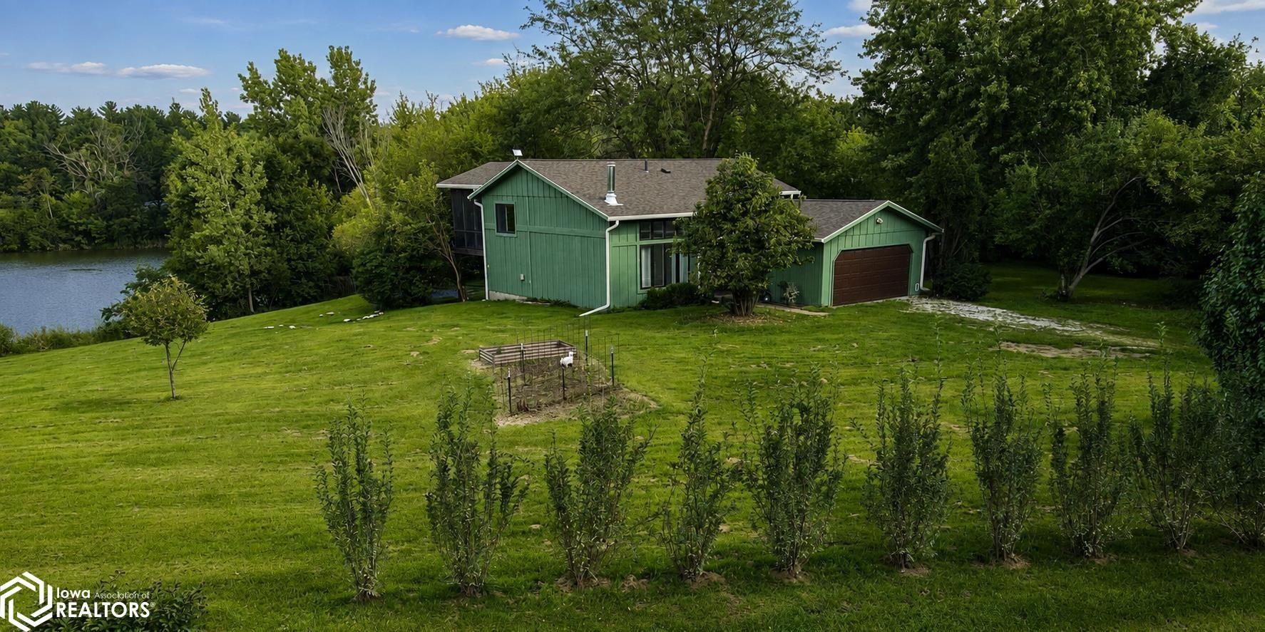 2352 Seven Hills Road, Fairfield, IA 52556 photo 1 of 29