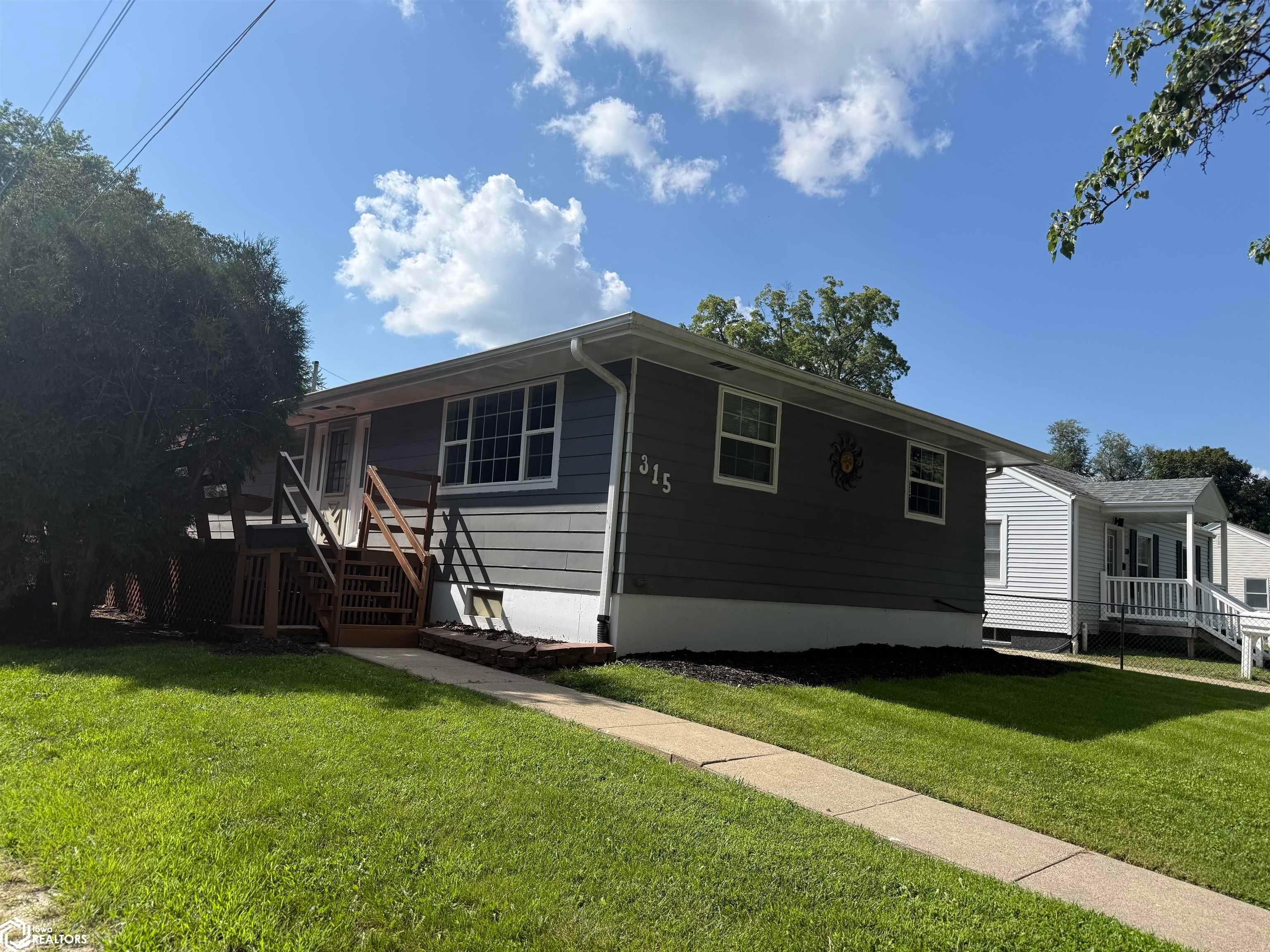 315 Osceola Street, Ottumwa, IA 52501 photo 1 of 18