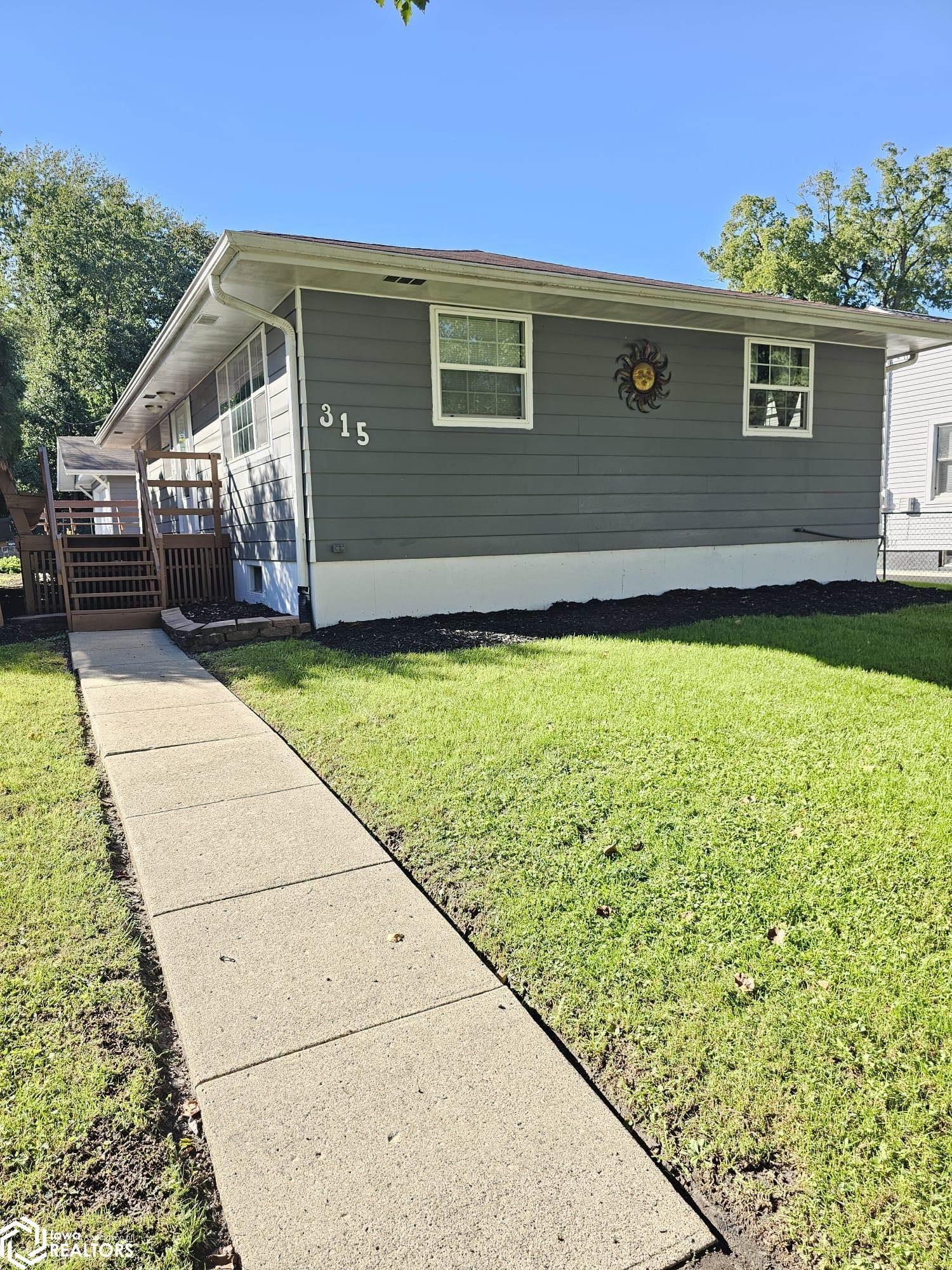315 Osceola Street, Ottumwa, IA 52501 photo 1 of 28